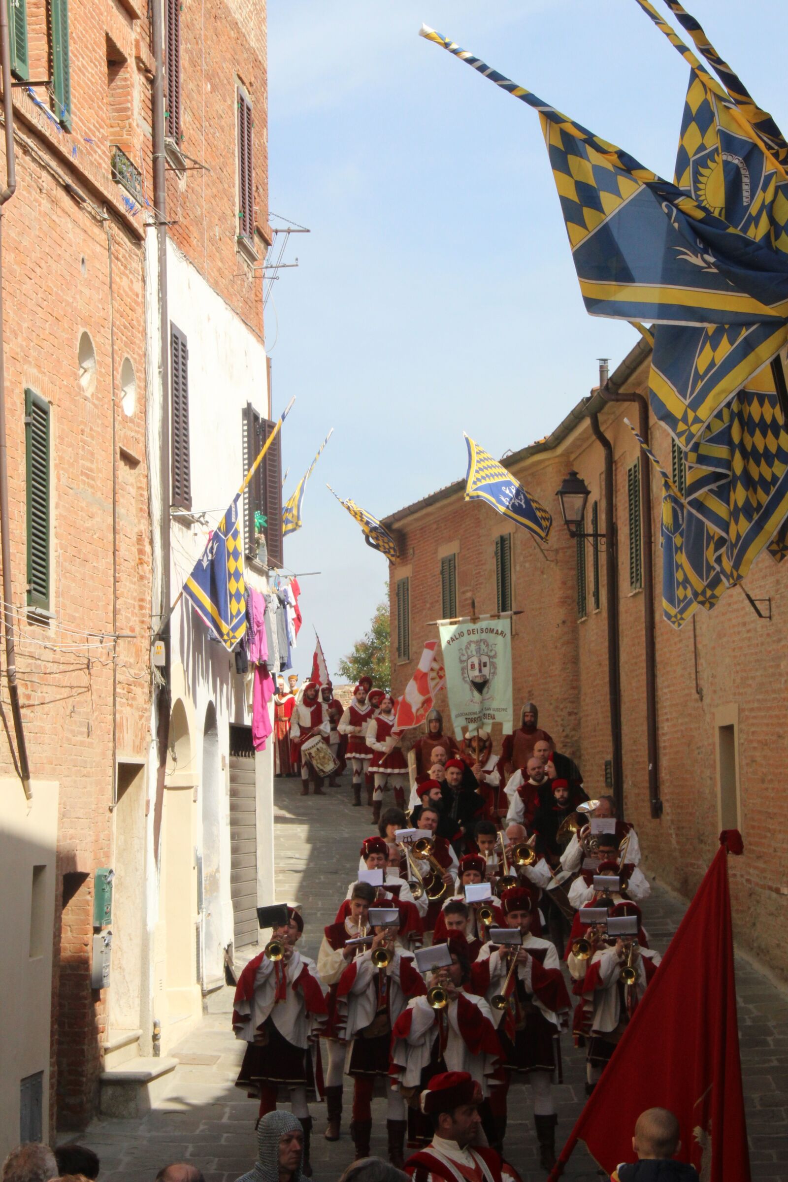 Canon EOS 1200D (EOS Rebel T5 / EOS Kiss X70 / EOS Hi) sample photo. Torrita di siena, palio photography