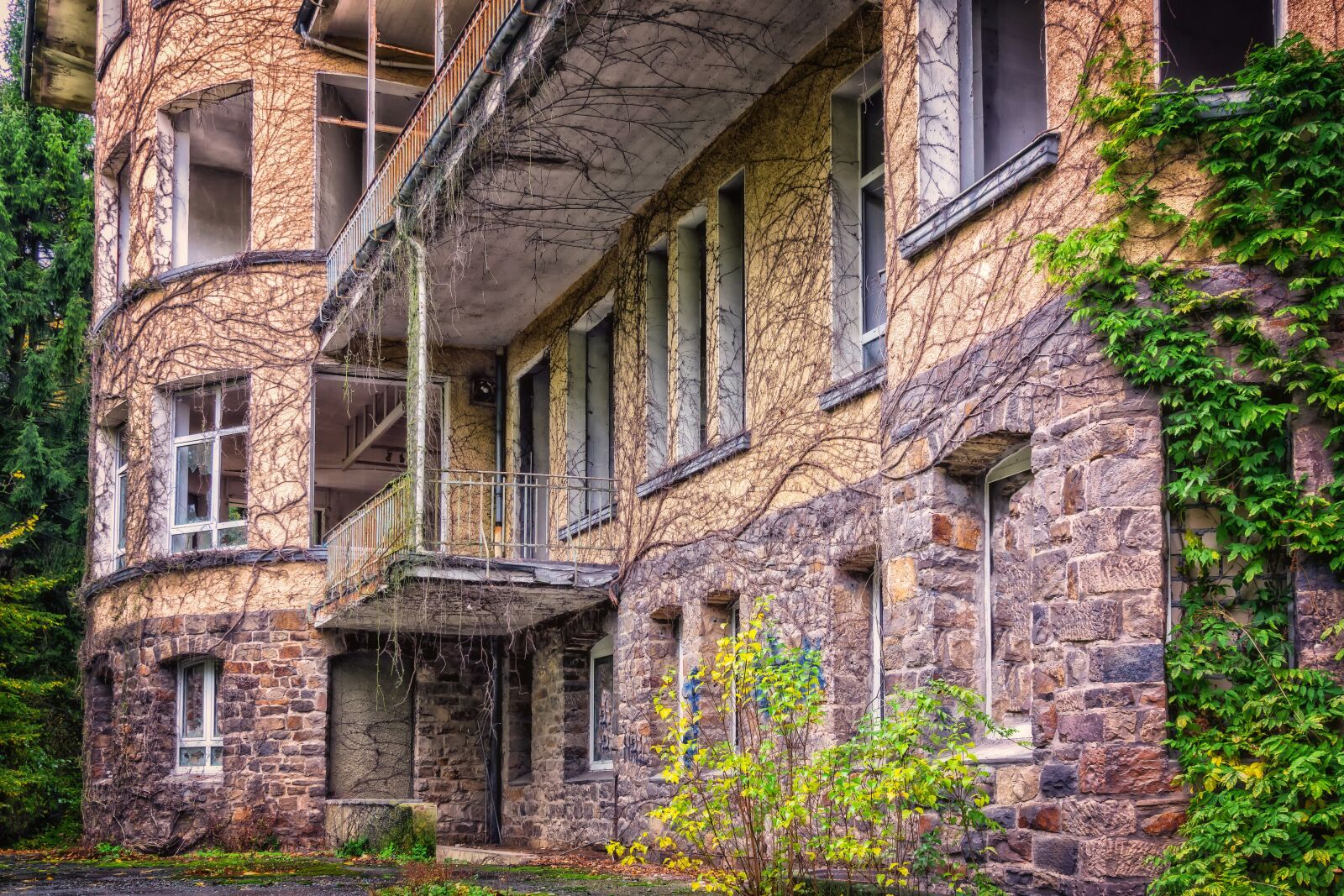 Nikon D3300 sample photo. House, building, abandoned photography