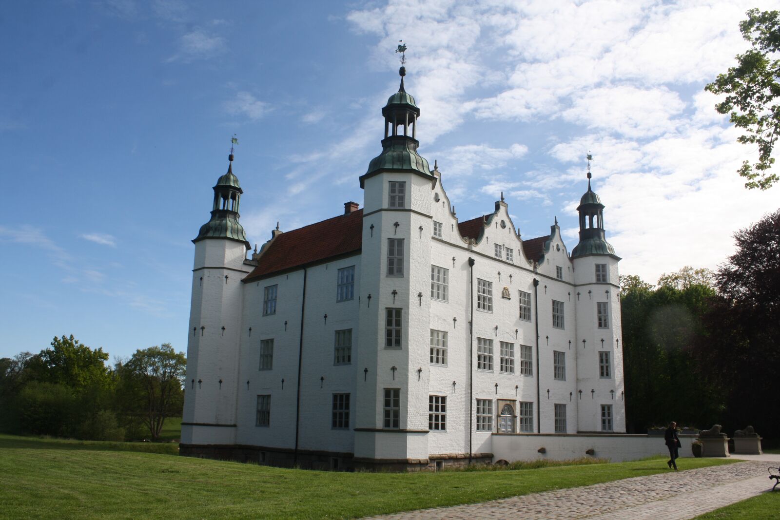 Canon EOS 1000D (EOS Digital Rebel XS / EOS Kiss F) sample photo. Castle, ahrensburg, castle park photography