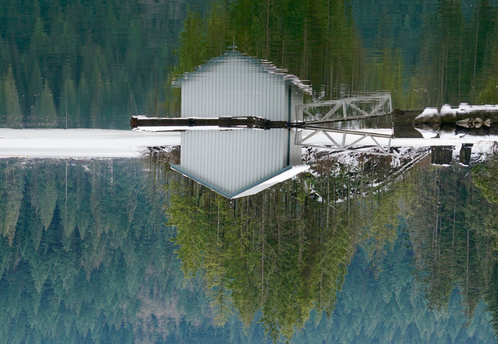 Sony a7R II + Sony Vario Tessar T* FE 24-70mm F4 ZA OSS sample photo. Buntzen lake, boat house photography