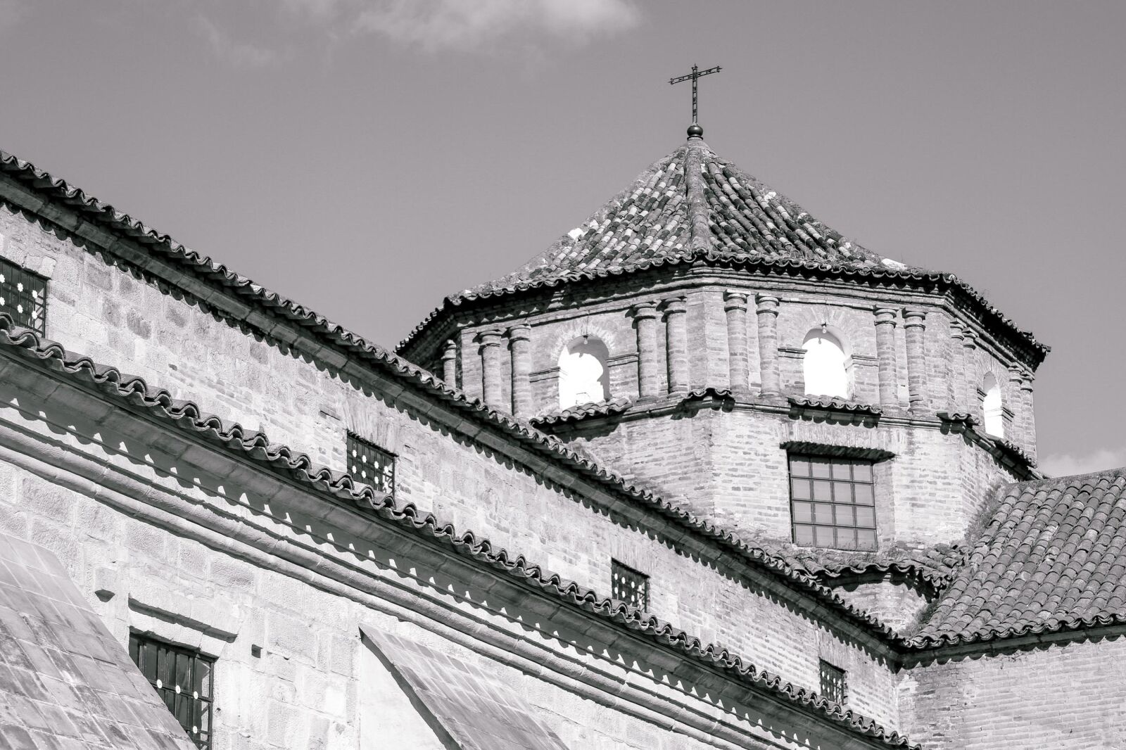 Canon EF 28-135mm F3.5-5.6 IS USM sample photo. Cathedral, stone, facade photography