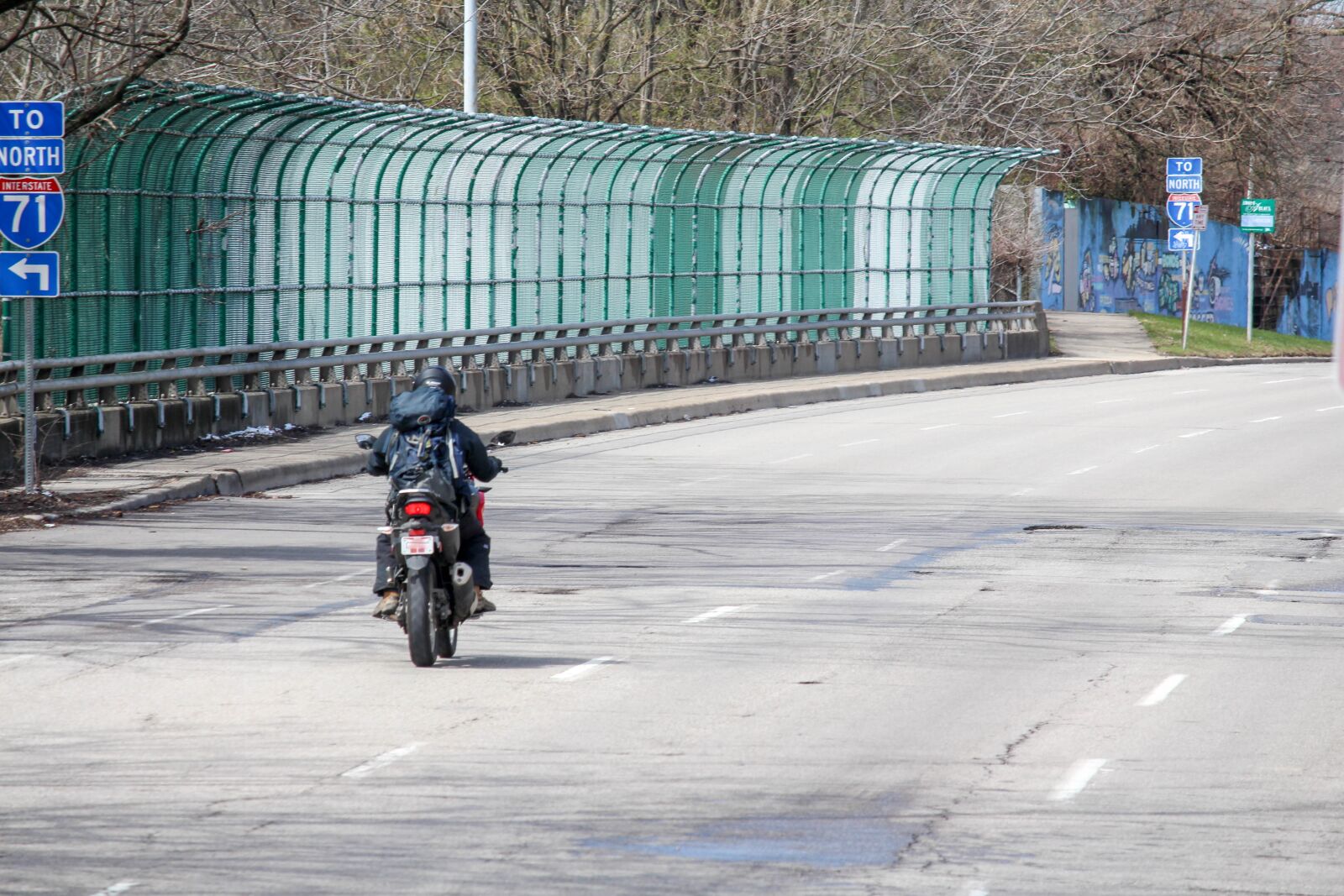 Canon EOS 700D (EOS Rebel T5i / EOS Kiss X7i) sample photo. Transportation system, road, street photography
