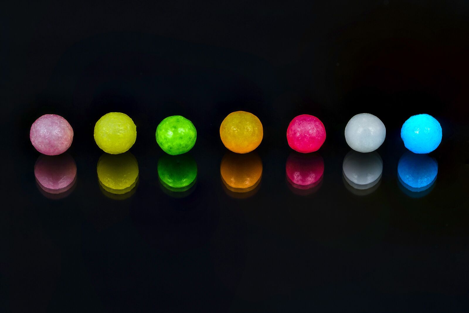 Nikon D7200 sample photo. Nonpareils, balls, beads photography