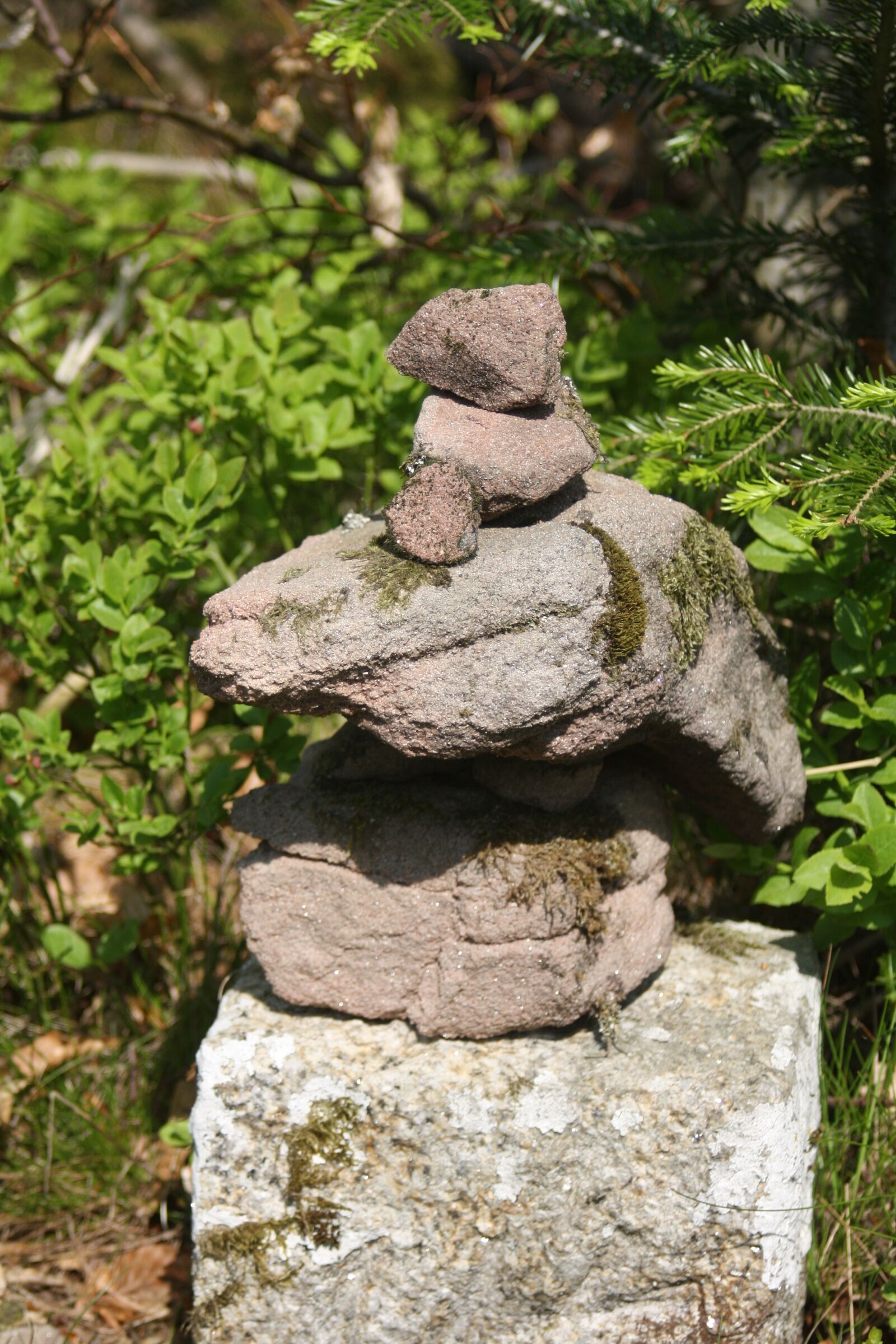 Canon EOS 1000D (EOS Digital Rebel XS / EOS Kiss F) sample photo. Stones, stone tower, balance photography