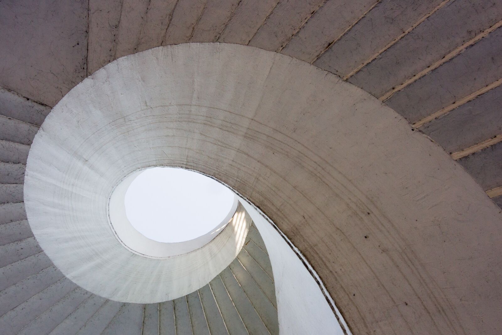 Canon EOS 600D (Rebel EOS T3i / EOS Kiss X5) sample photo. Stairs, architecture, secret photography