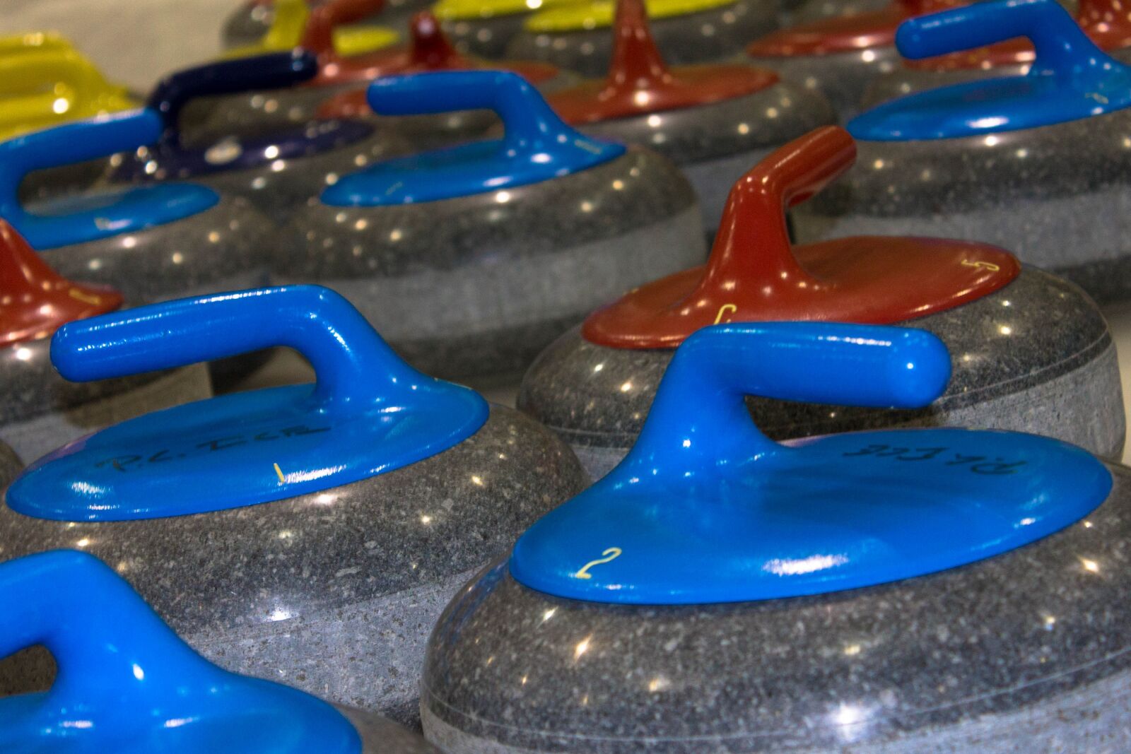 Canon EOS 1100D (EOS Rebel T3 / EOS Kiss X50) sample photo. Curling stone, desktop, art photography