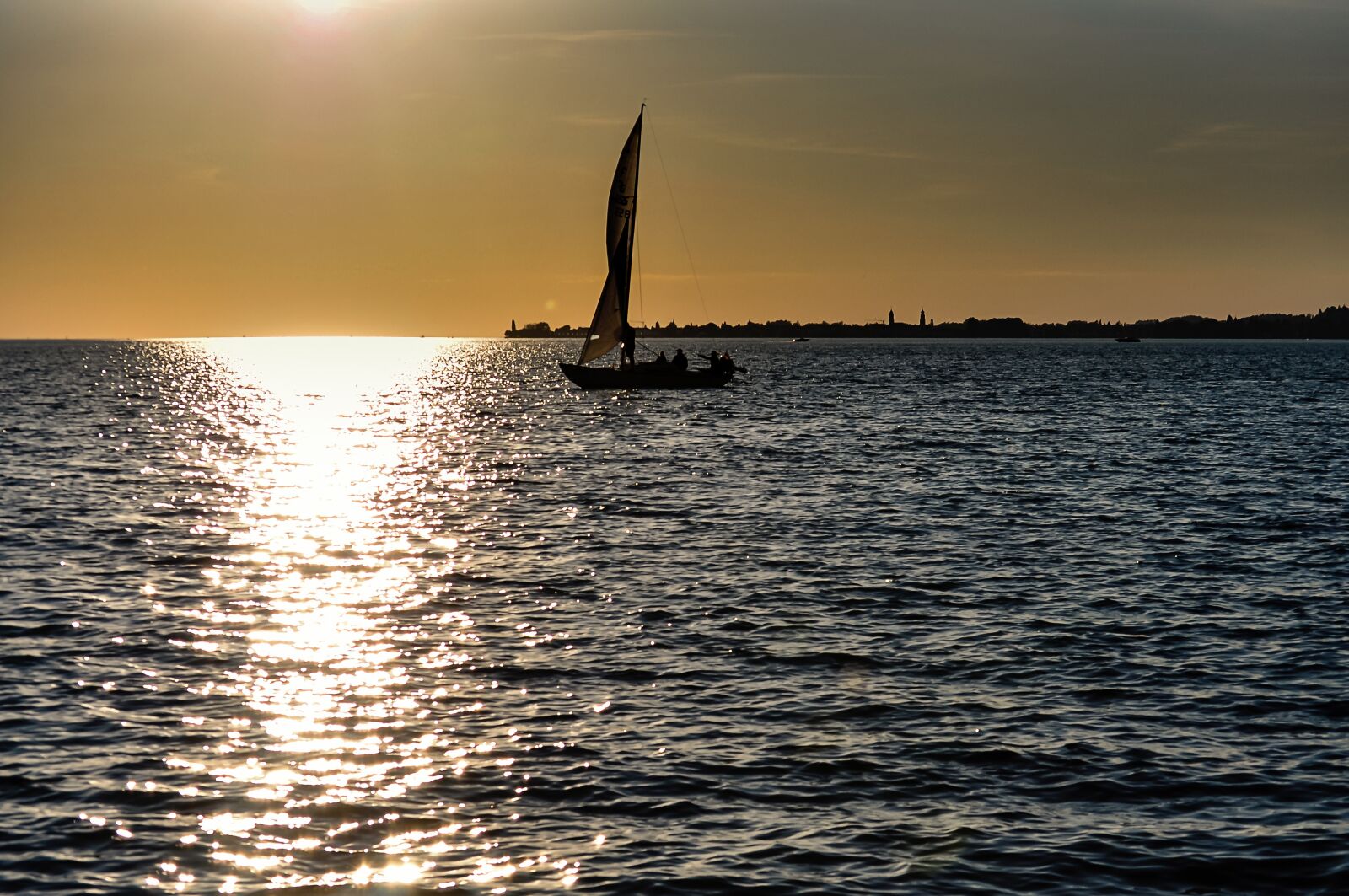 Nikon D90 sample photo. Sundown, sunset, sailing photography
