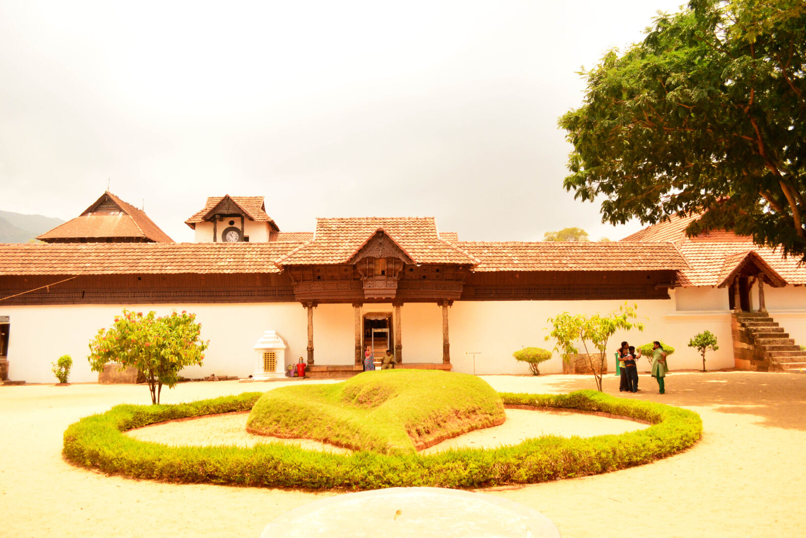 Nikon D5200 sample photo. Architecture, roofs, traditional photography