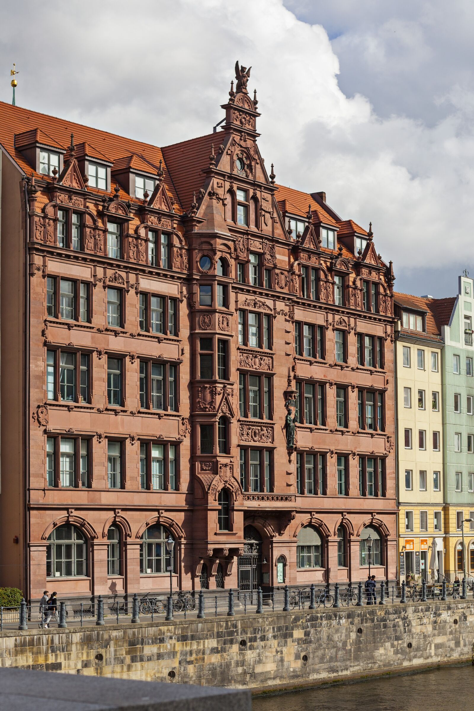 Canon EOS 5D Mark II sample photo. Berlin, nikolaiviertel, elector house photography