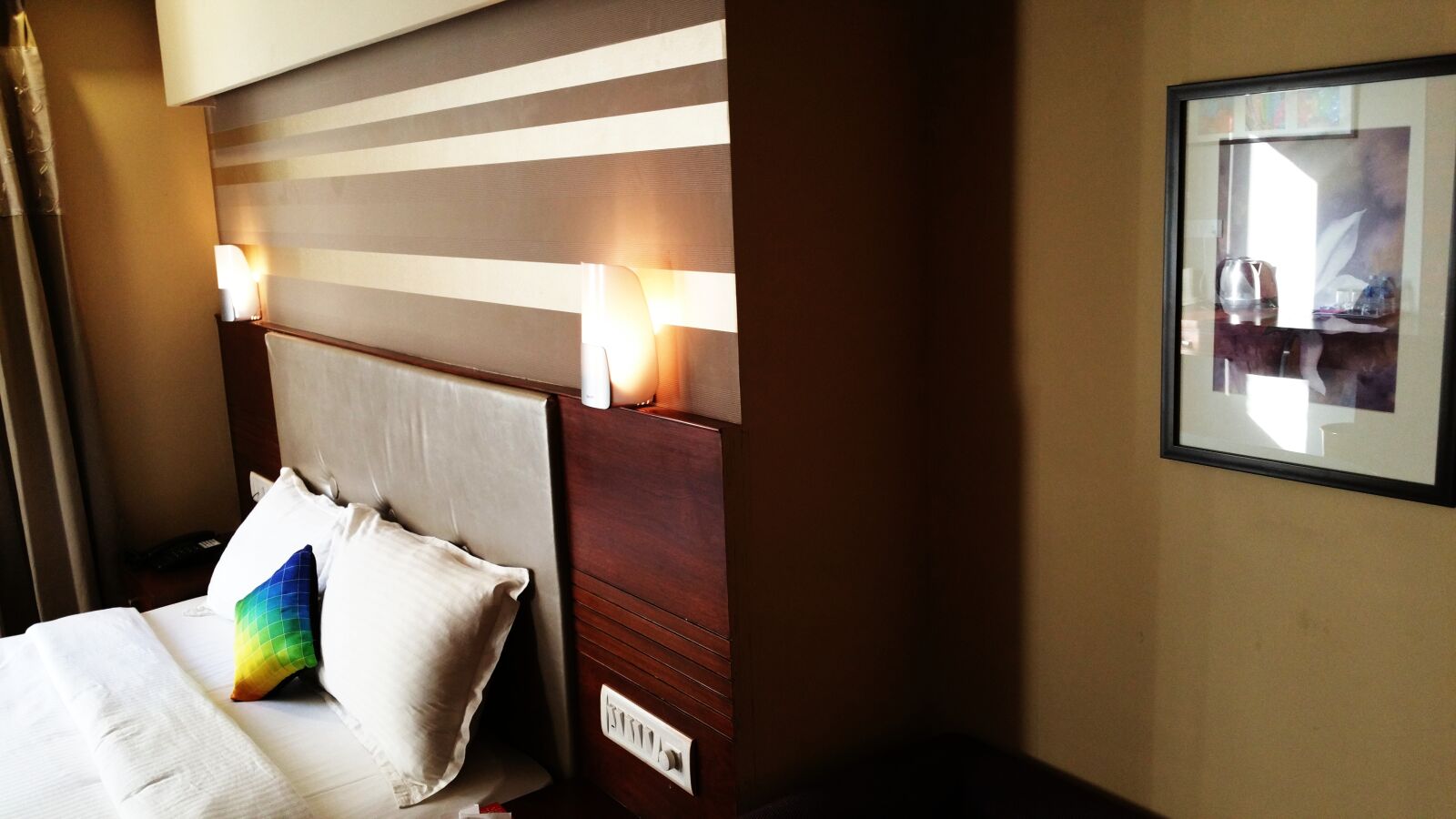 Samsung Galaxy Note4 sample photo. Bed, bedroom, brown, cozy photography