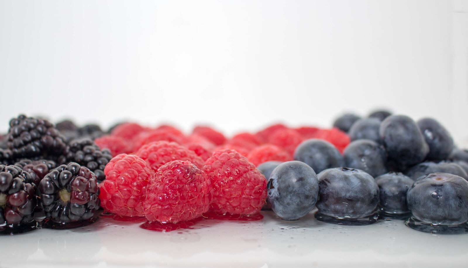 Canon EOS 700D (EOS Rebel T5i / EOS Kiss X7i) sample photo. Fruit, sweet, berry photography