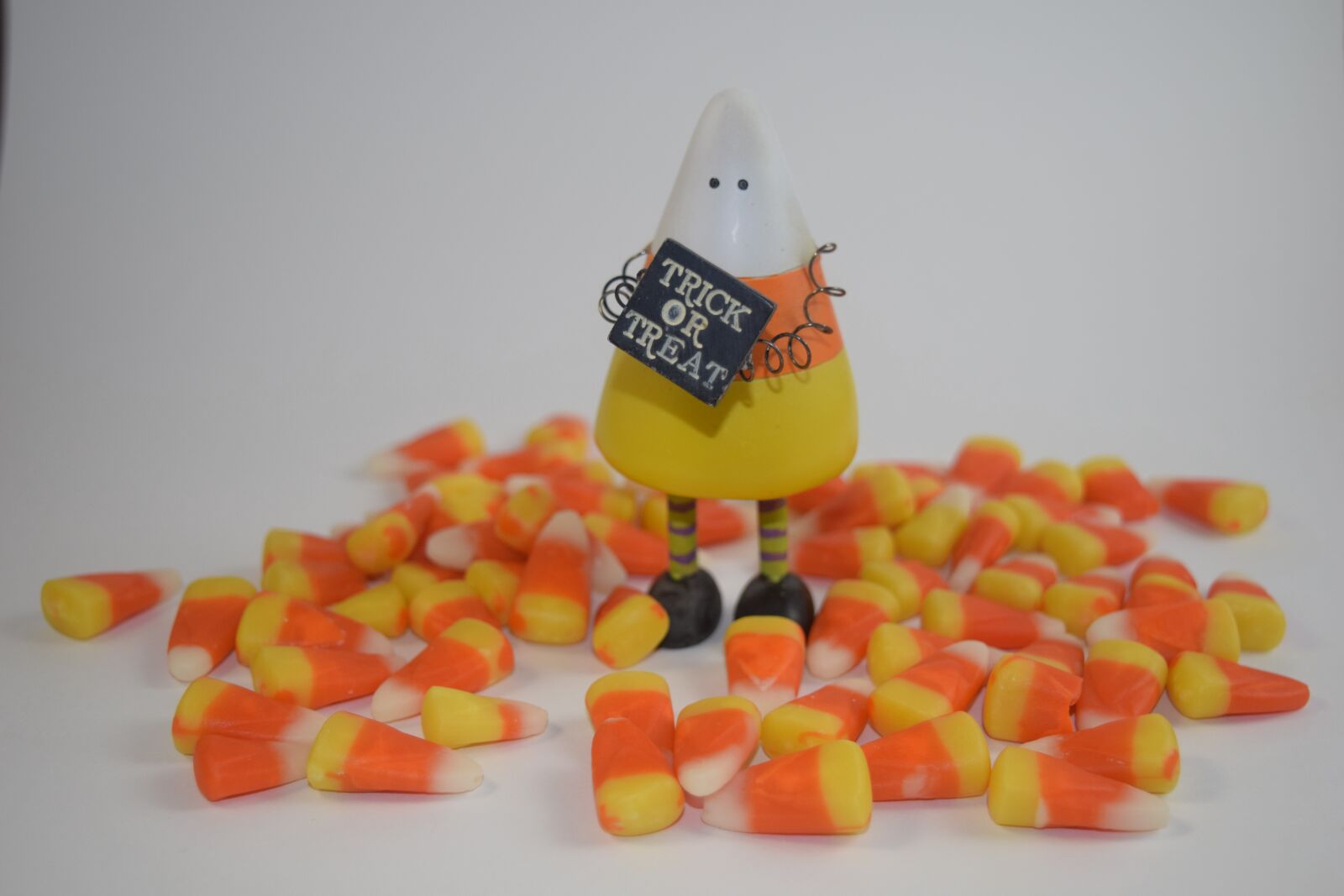 Nikon D3300 sample photo. Candy corn, halloween, candy photography