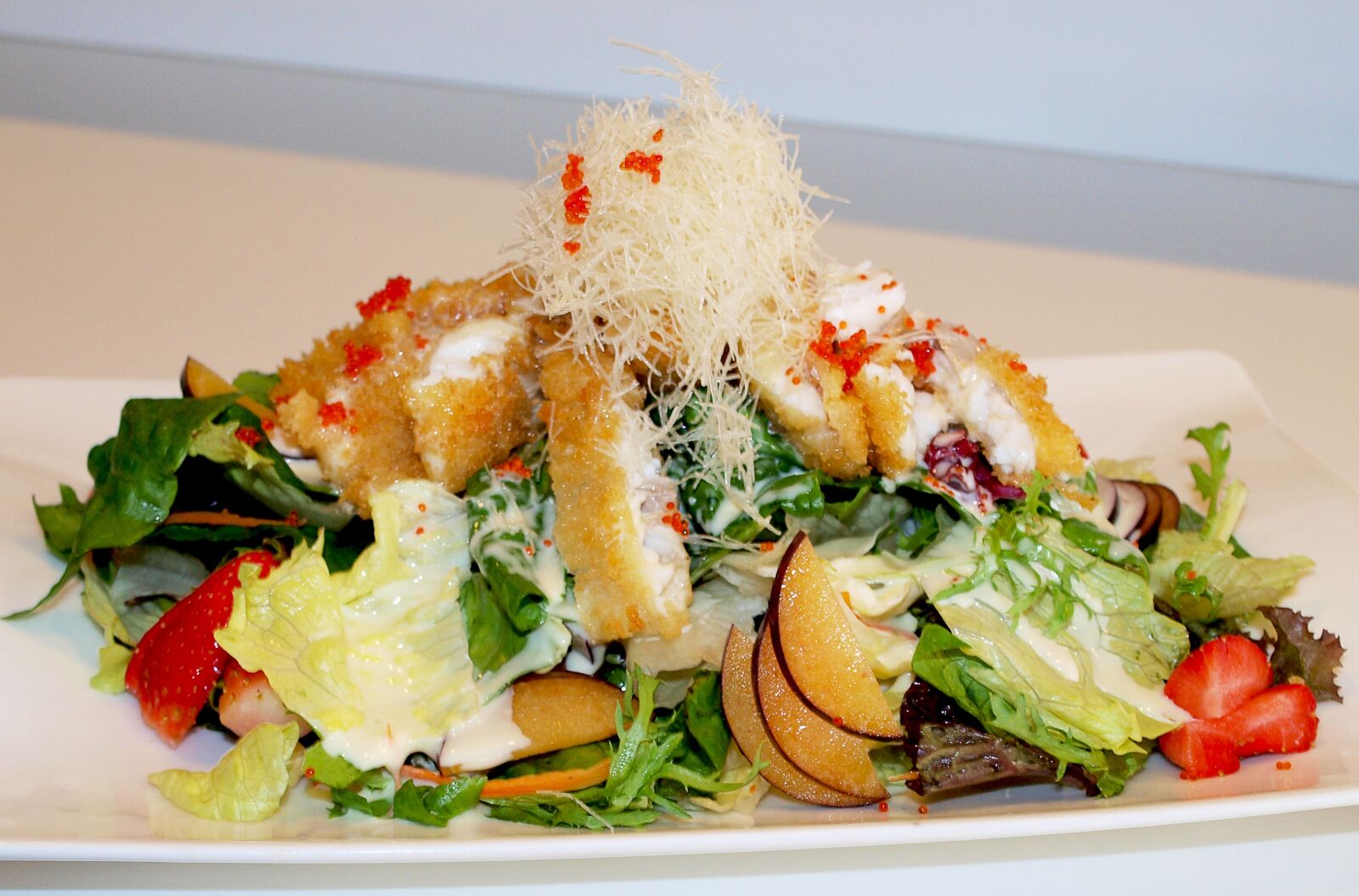 Olympus E-520 (EVOLT E-520) sample photo. Salad, sea bass, fresh photography