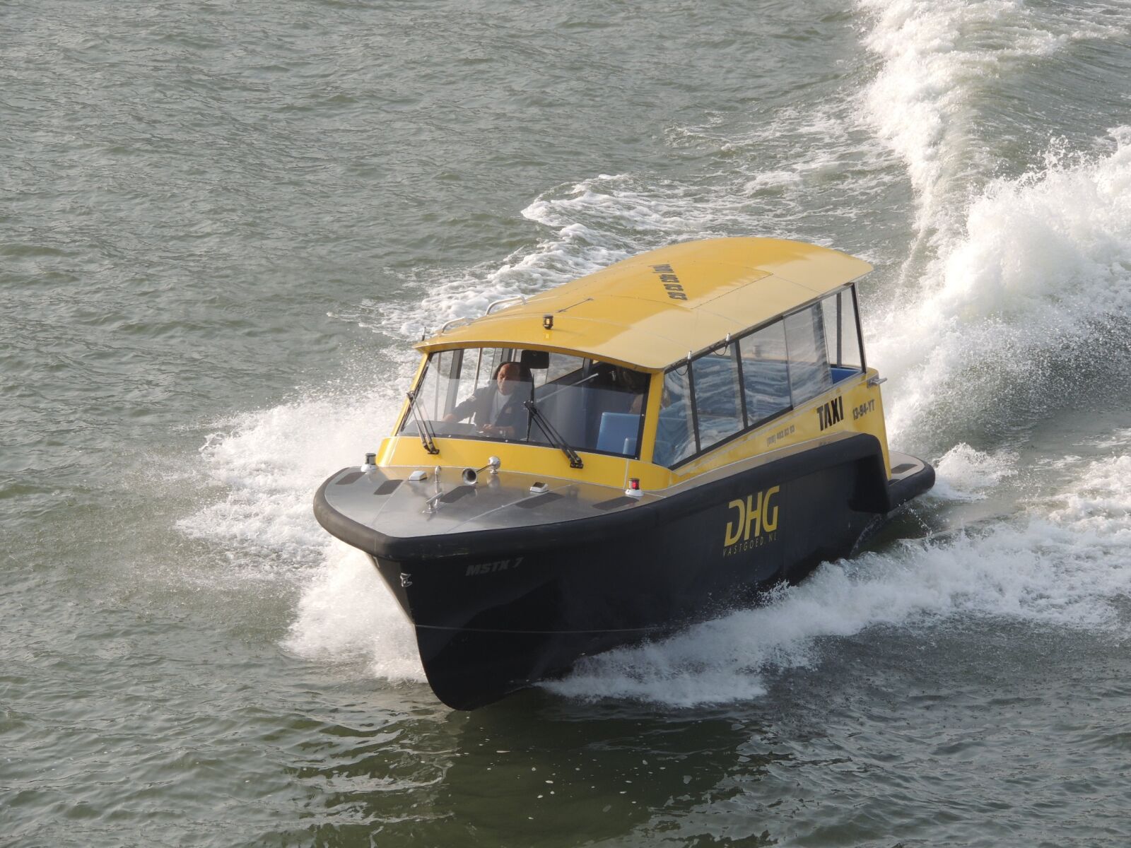 Nikon Coolpix P510 sample photo. Rotterdam, boat, taxi photography