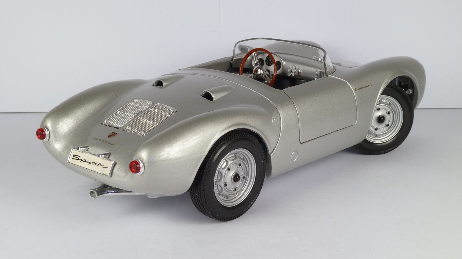 Panasonic Lumix DMC-ZS7 (Lumix DMC-TZ10) sample photo. Porsche, 550 a, spyder photography
