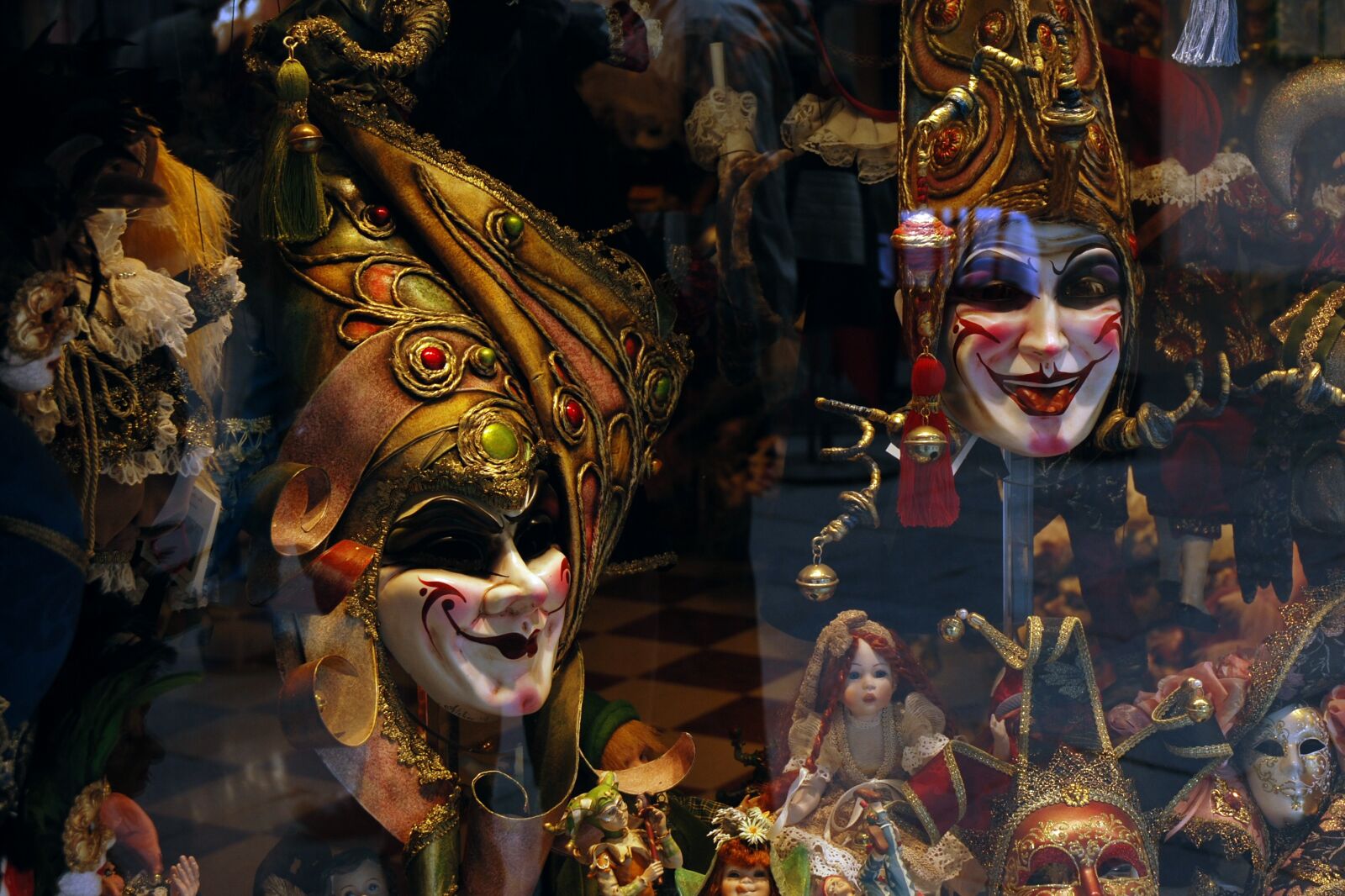 Nikon D80 sample photo. Venice mask, people, mask photography
