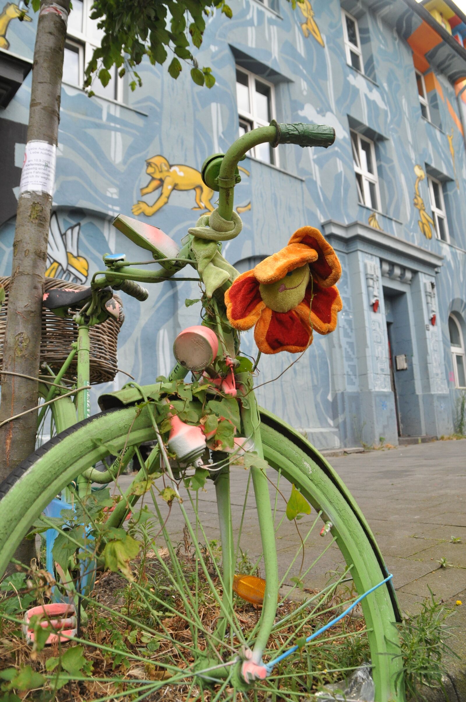 Nikon D5000 sample photo. D sseldorf, street art photography