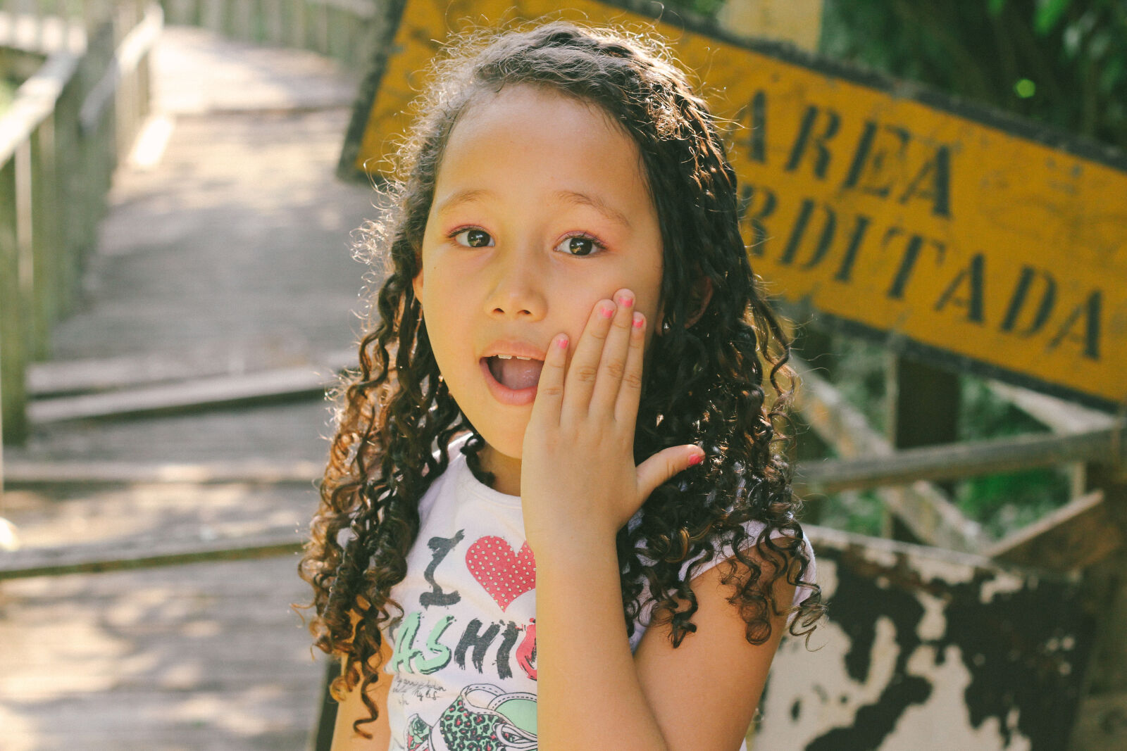 Canon EOS 550D (EOS Rebel T2i / EOS Kiss X4) sample photo. Girl, kids photography