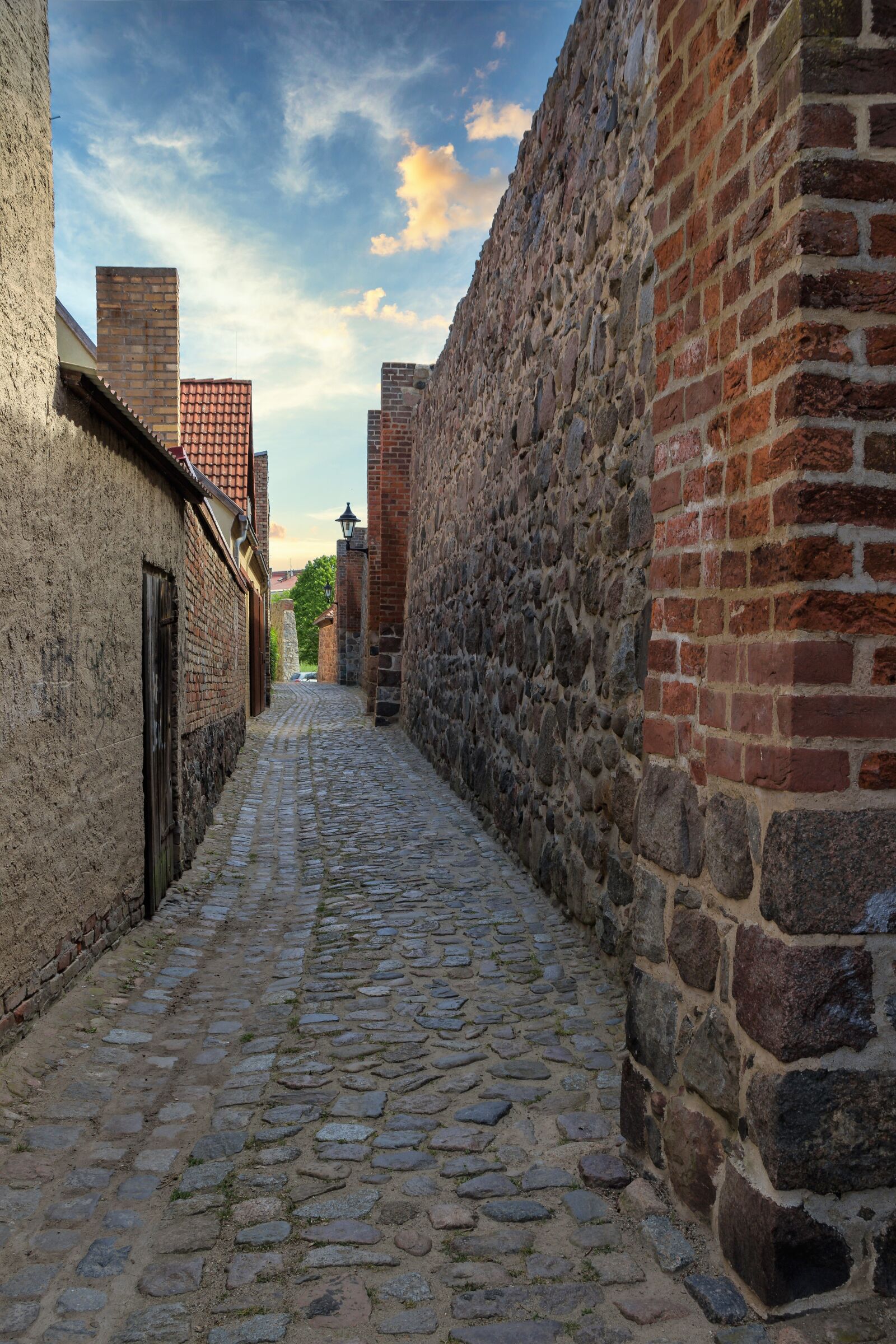 Canon EF-S 18-135mm F3.5-5.6 IS sample photo. City wall, templin, uckermark photography