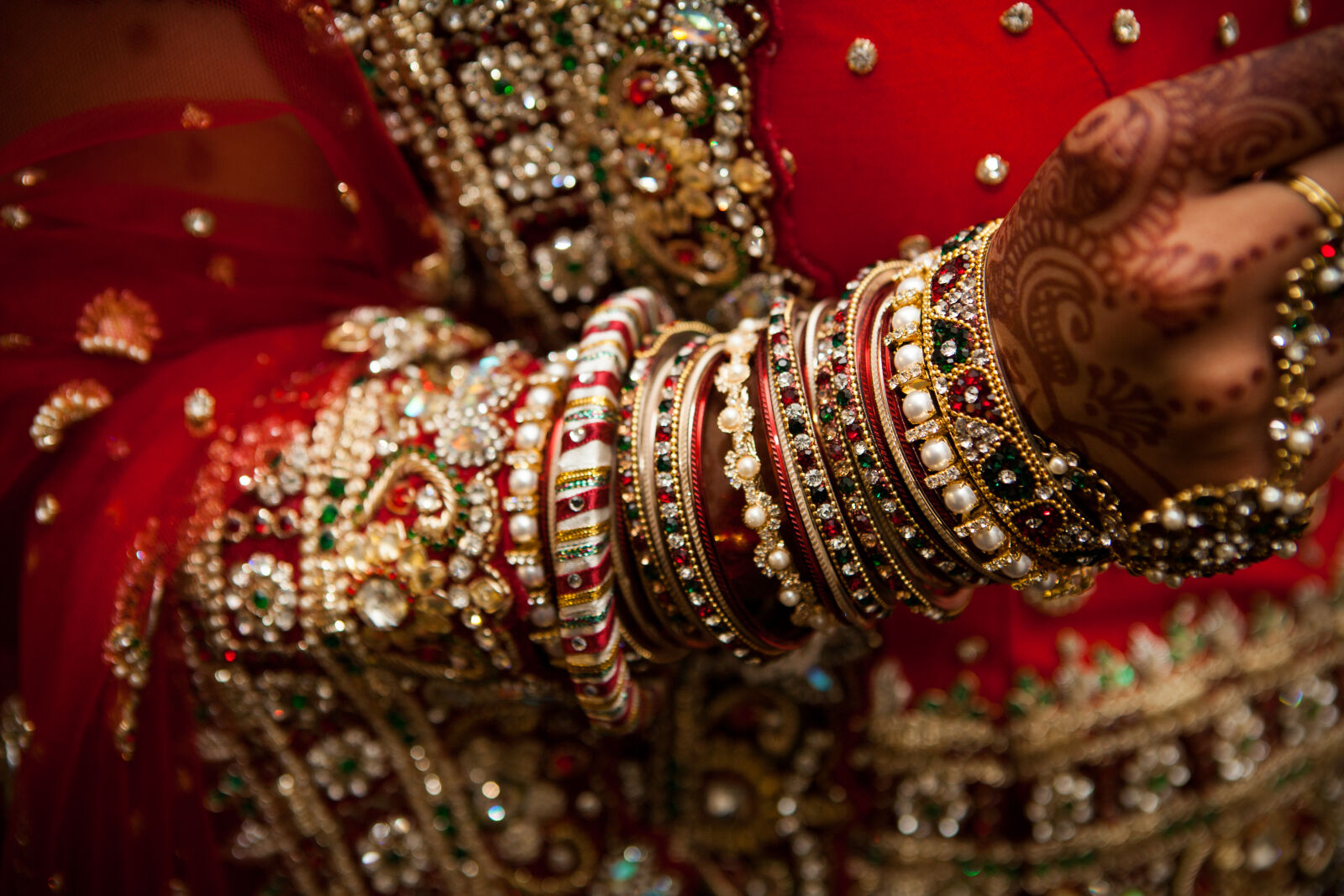Canon EF 24-70mm F2.8L USM sample photo. Bracelets, hand, indian, pebbles photography