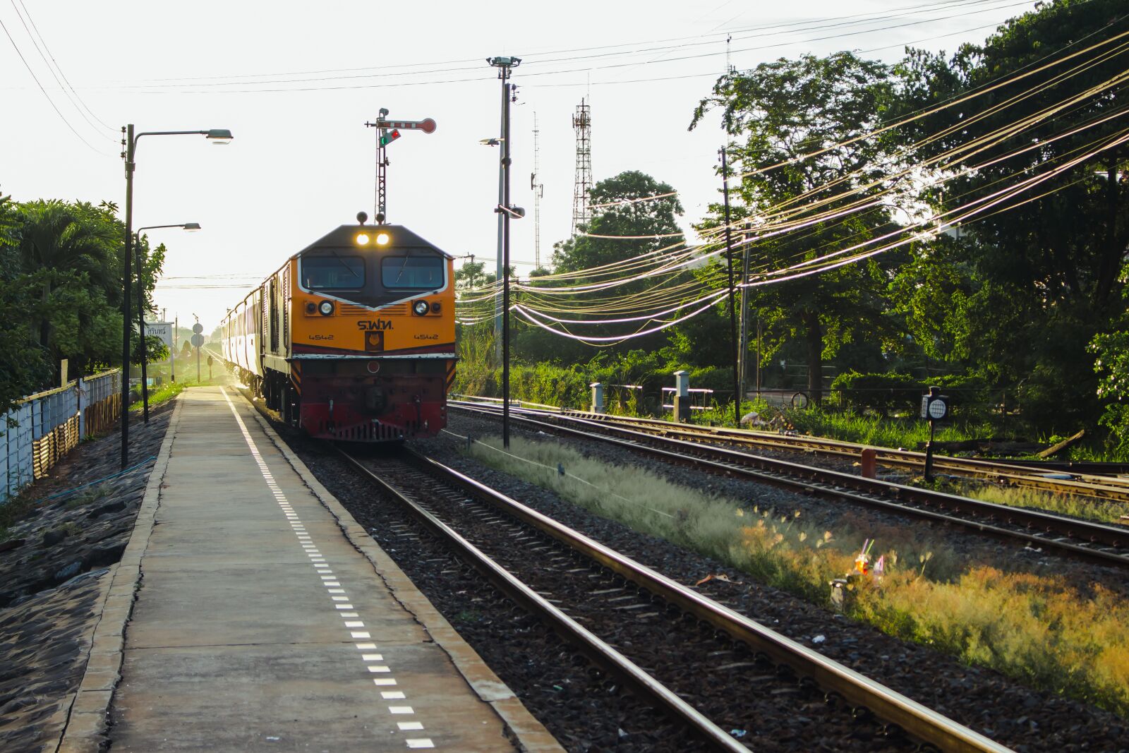 Canon EOS 700D (EOS Rebel T5i / EOS Kiss X7i) sample photo. Train, railroad, travel photography
