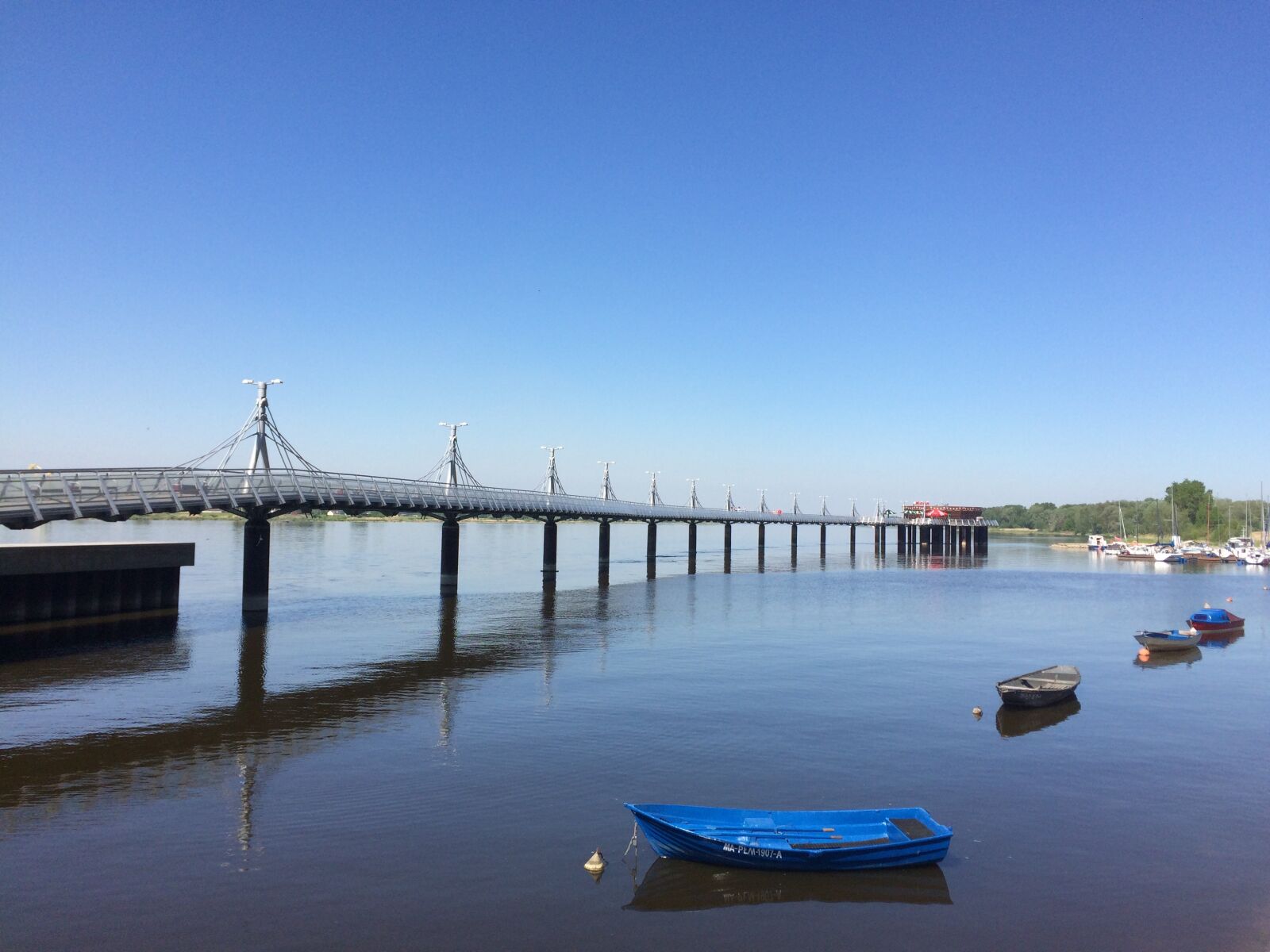 iPhone 5s back camera 4.15mm f/2.2 sample photo. Bridge, boat, blue photography