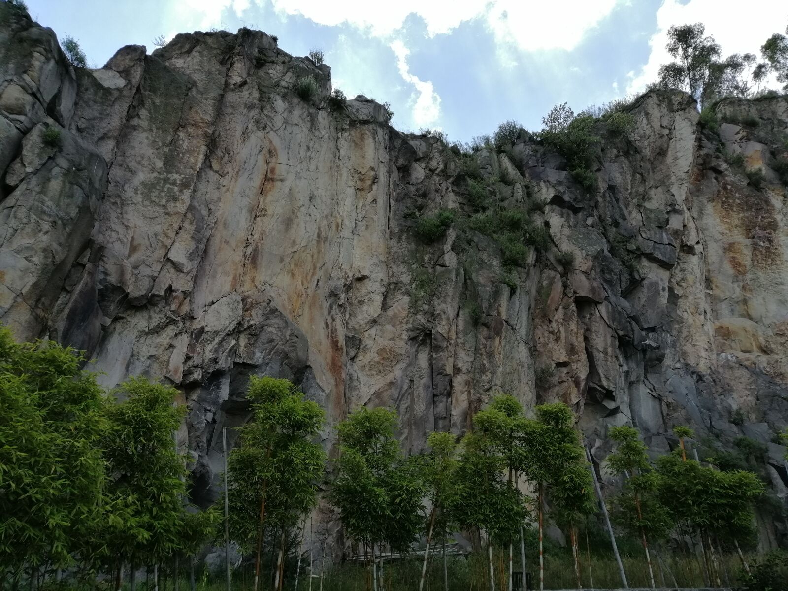 HUAWEI SNE-LX3 sample photo. Cliff, crag, rock photography