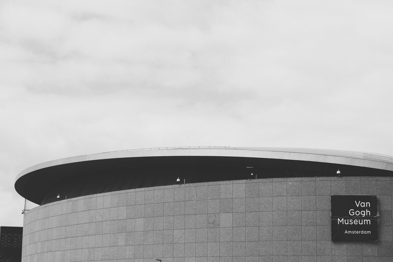 Canon EOS 700D (EOS Rebel T5i / EOS Kiss X7i) sample photo. Van, gogh, museum, grayscale photography