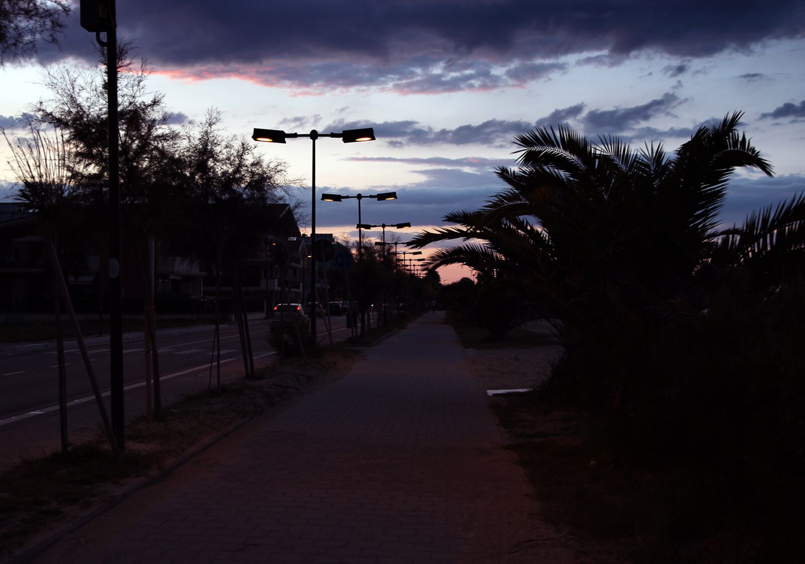 Canon EOS 600D (Rebel EOS T3i / EOS Kiss X5) sample photo. Italy, sky, street photography
