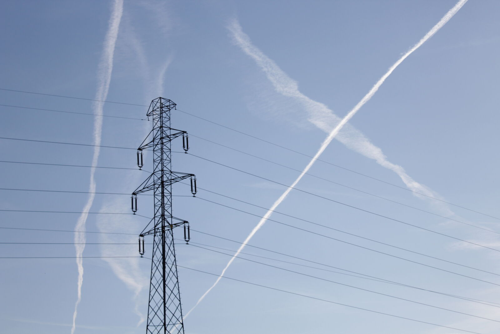 Canon EOS 1200D (EOS Rebel T5 / EOS Kiss X70 / EOS Hi) sample photo. Clouds, high, voltage, sky photography