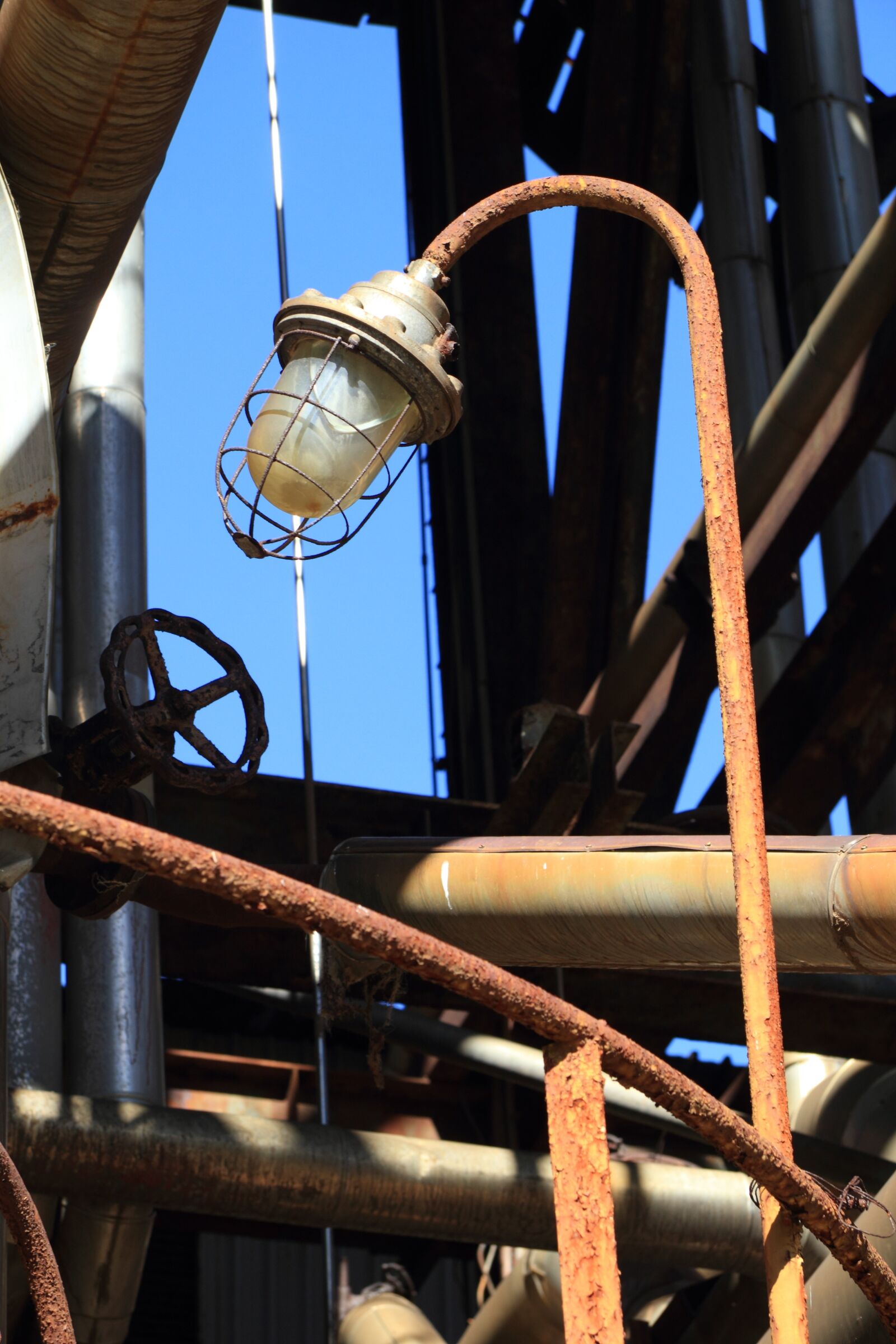 Canon EOS 550D (EOS Rebel T2i / EOS Kiss X4) sample photo. Bulgaria, vratsa, abandoned photography