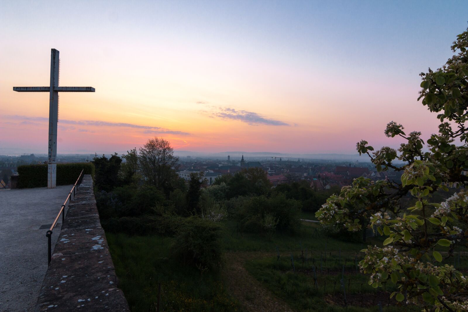 Canon EOS 600D (Rebel EOS T3i / EOS Kiss X5) sample photo. Sunrise, bamberg, michaelsberg photography