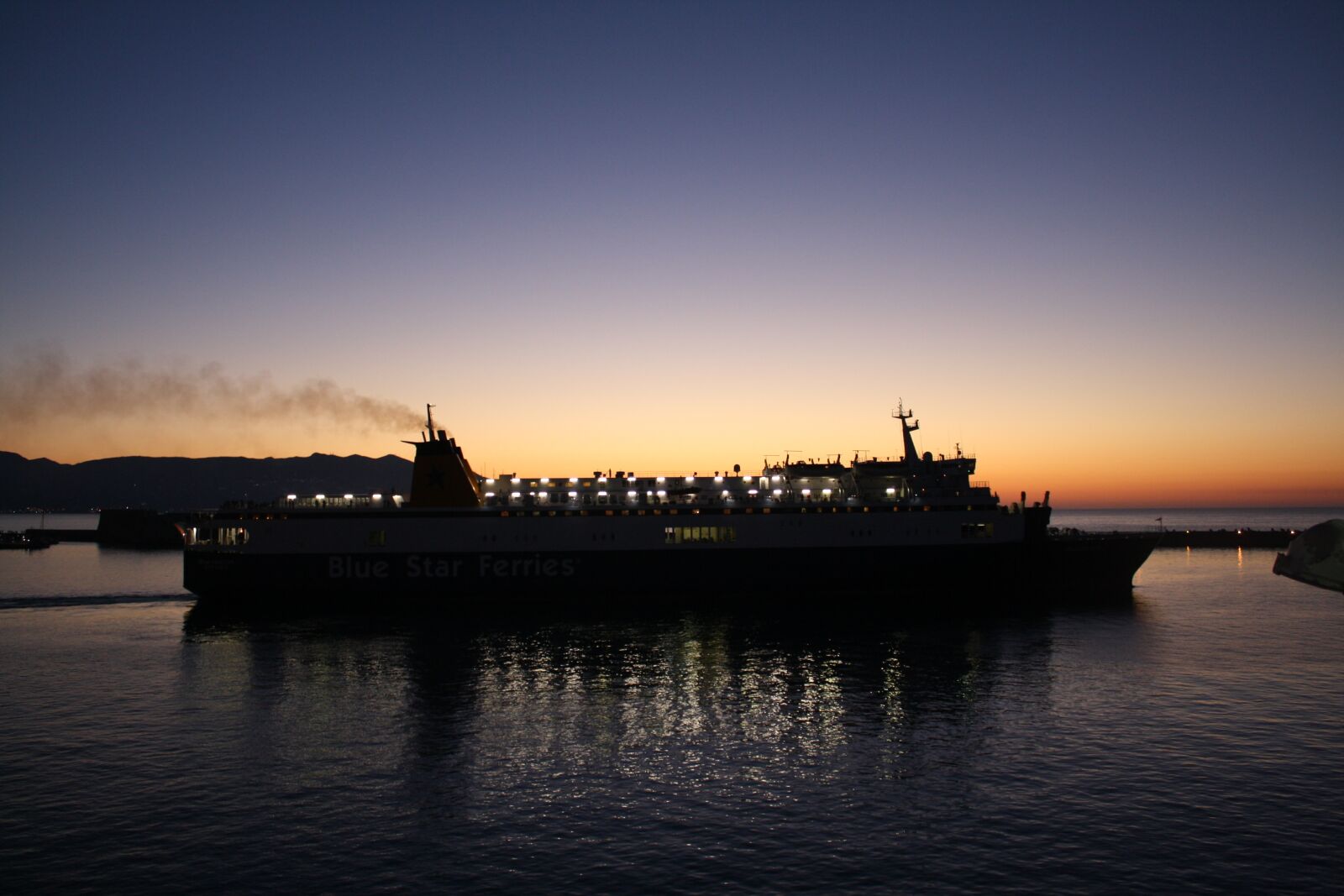 Canon EOS 1000D (EOS Digital Rebel XS / EOS Kiss F) sample photo. Crete, heraklion port, sunset photography