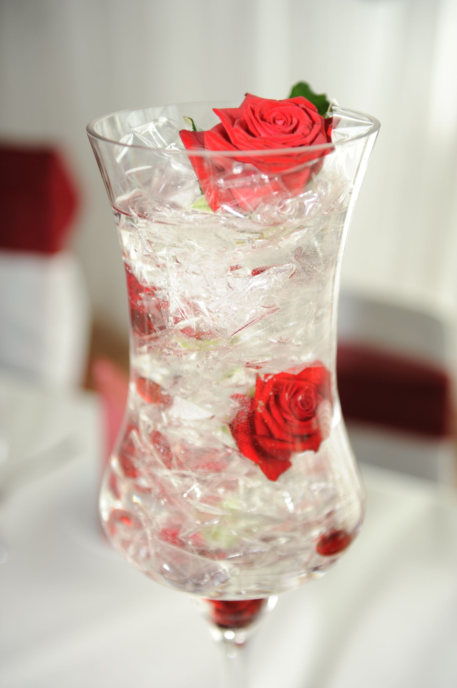 Nikon D3 sample photo. Roses, deco, wedding photography