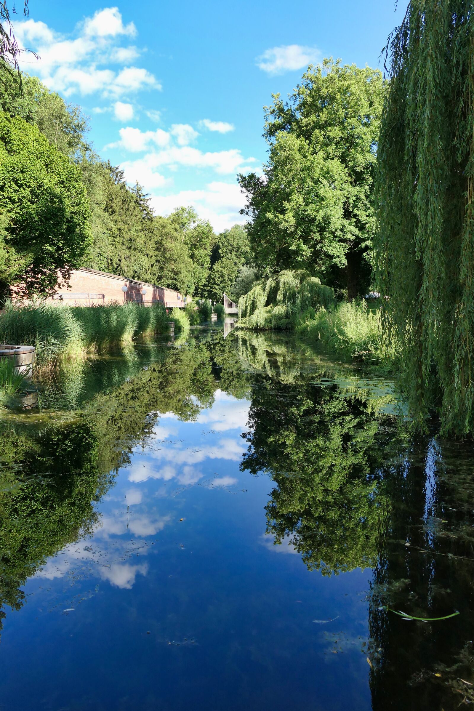 Panasonic DC-FZ10002 sample photo. New ulm, glacis, park photography
