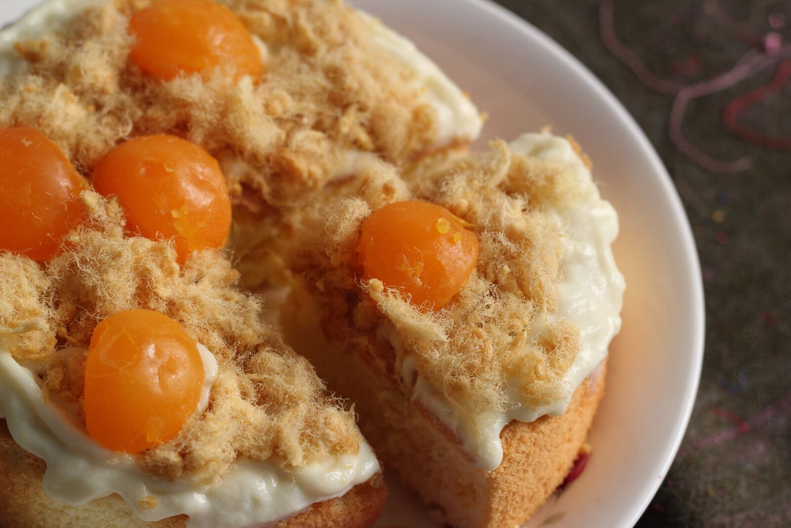Canon EOS 550D (EOS Rebel T2i / EOS Kiss X4) sample photo. Salted eggs, cheese, gato photography