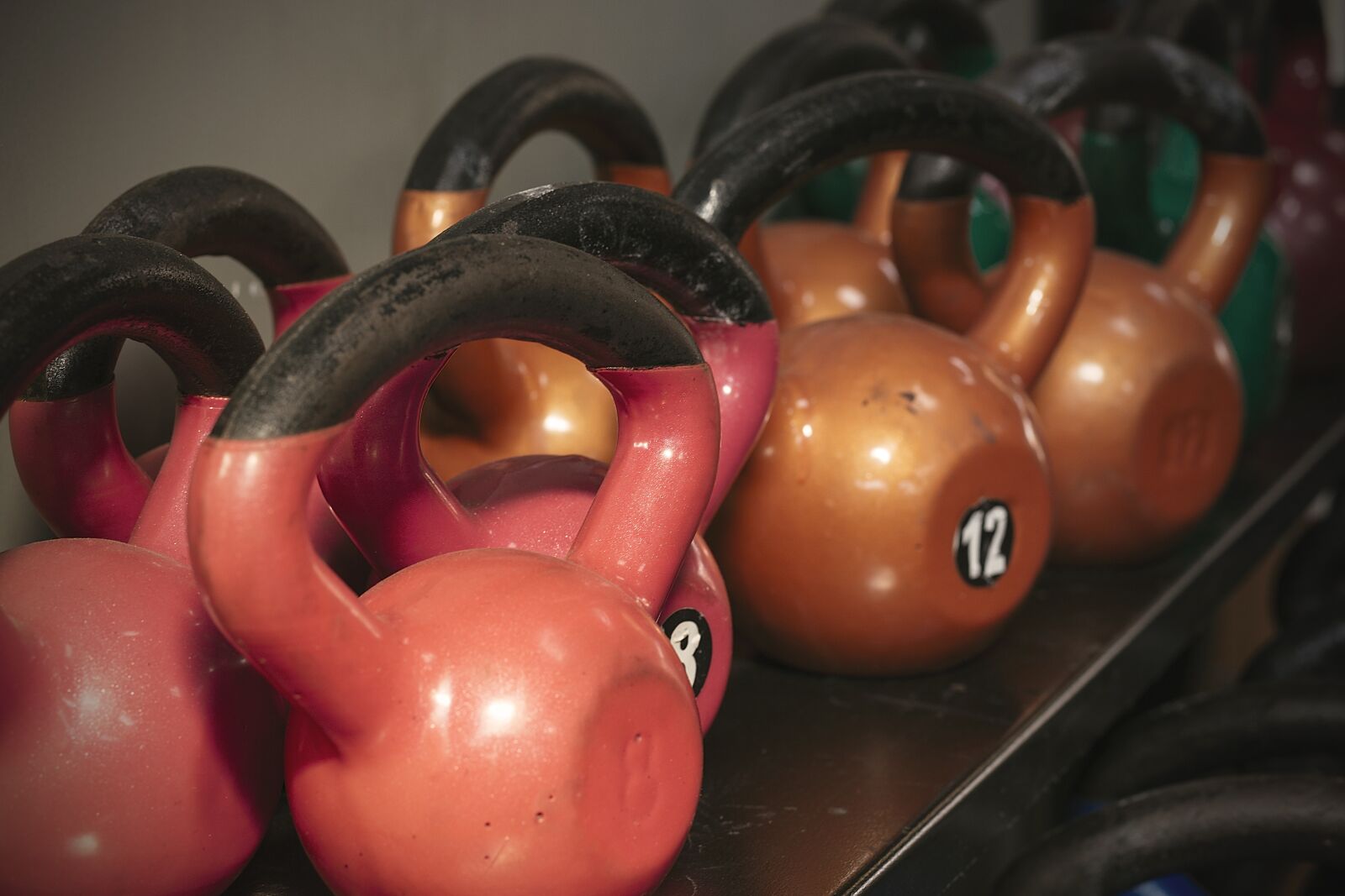 Canon EF 85mm F1.8 USM sample photo. Weights, exercises, fitness photography