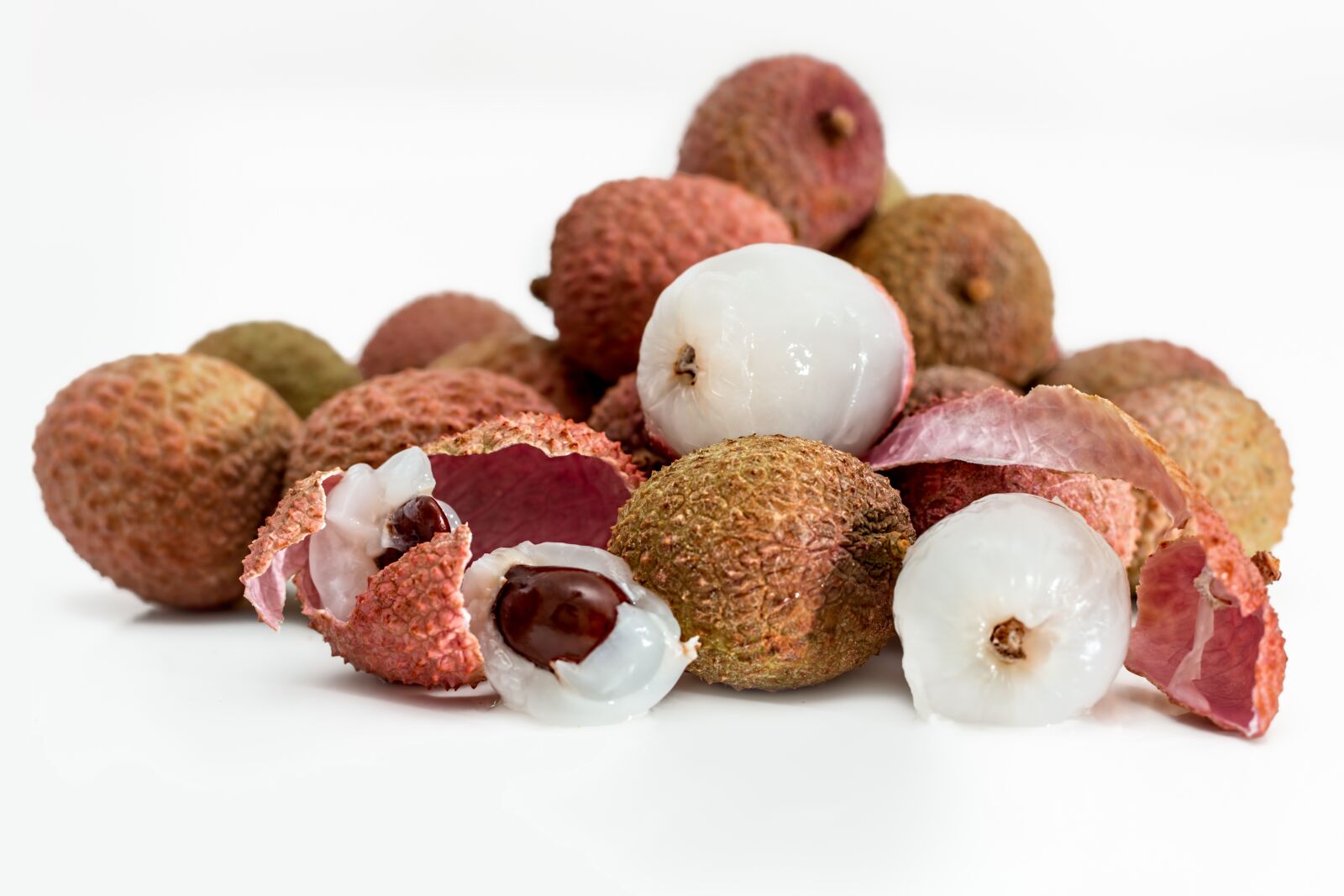 Canon EOS 70D + Canon EF 50mm F1.4 USM sample photo. Lychee, litchi, tropical fruit photography