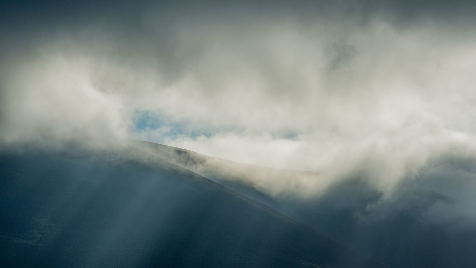 Nikon D810 sample photo. Clouds, hills, lake district photography