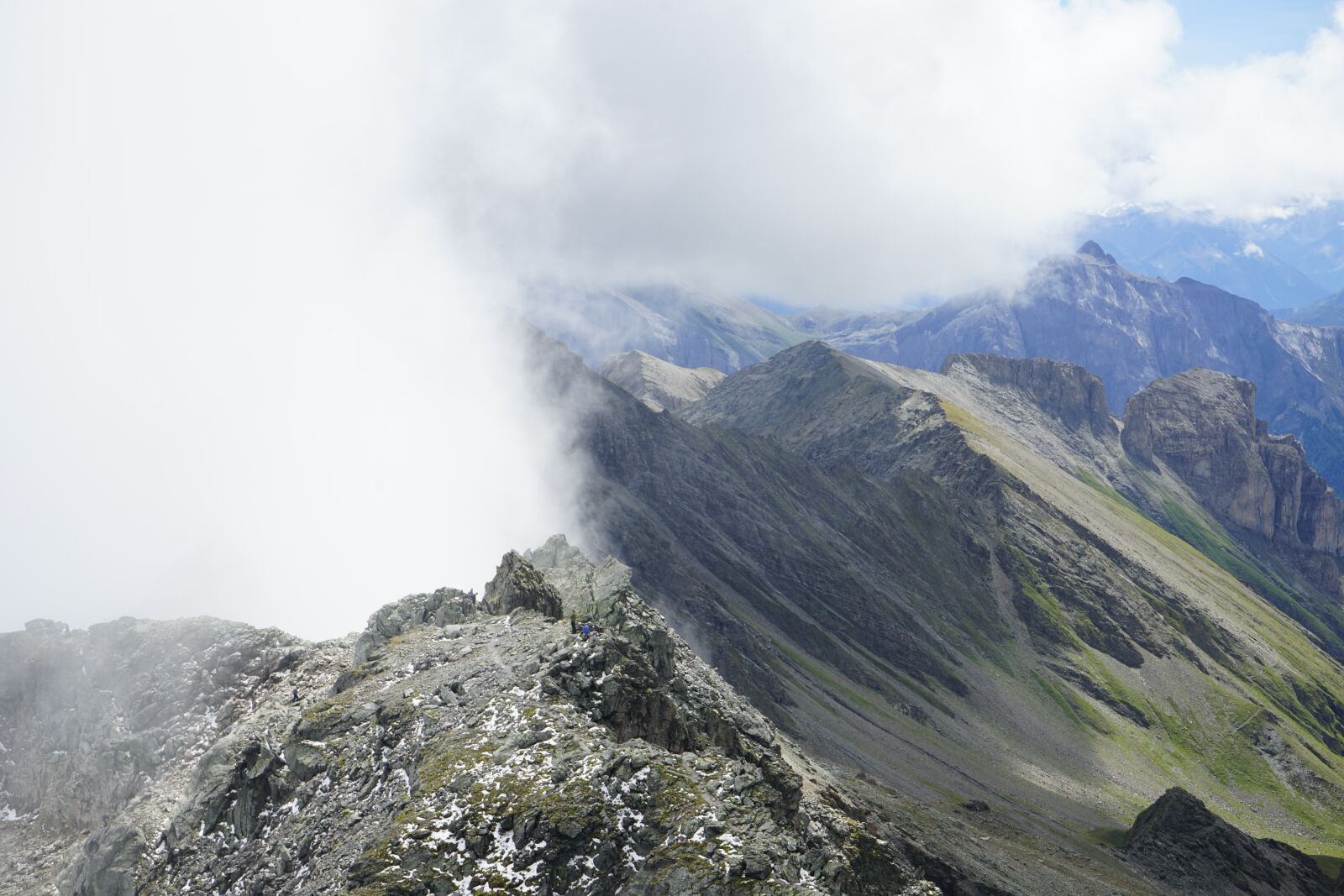 Sony a7 II + Sony FE 28-70mm F3.5-5.6 OSS sample photo. Switzerland, mountains, hiking photography