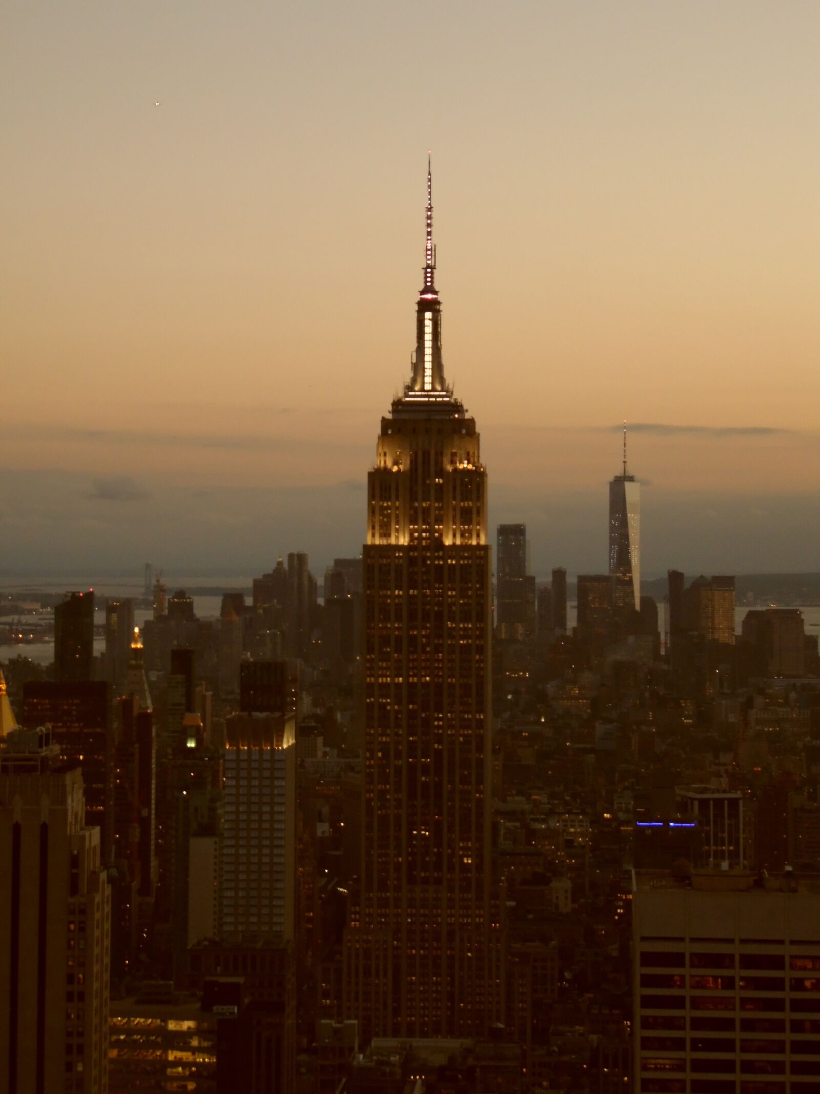 Samsung WB1100F/WB1101F/WB1102F sample photo. Empire state building, skyscraper photography