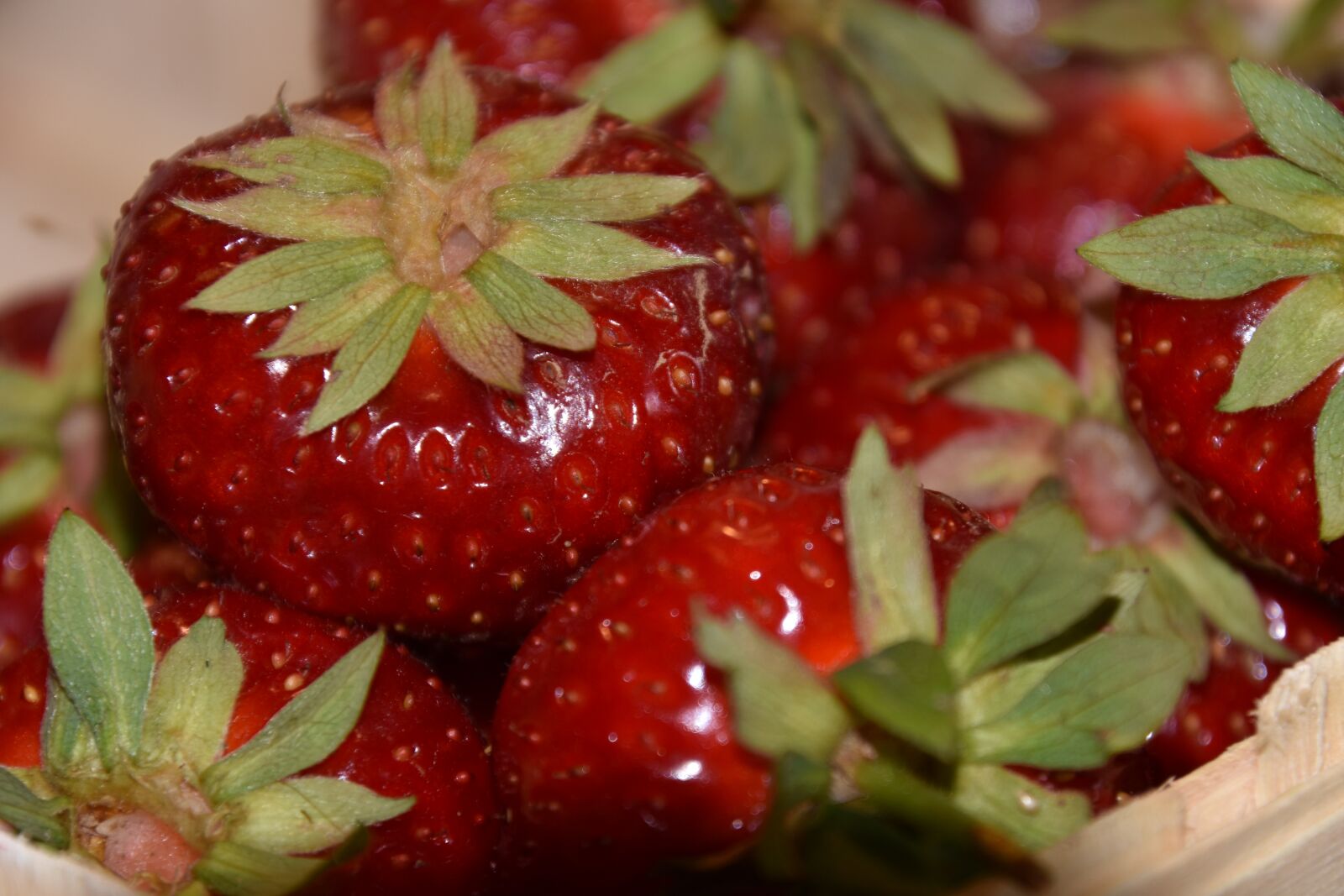 Nikon D3400 sample photo. Strawberries, red, fruit photography
