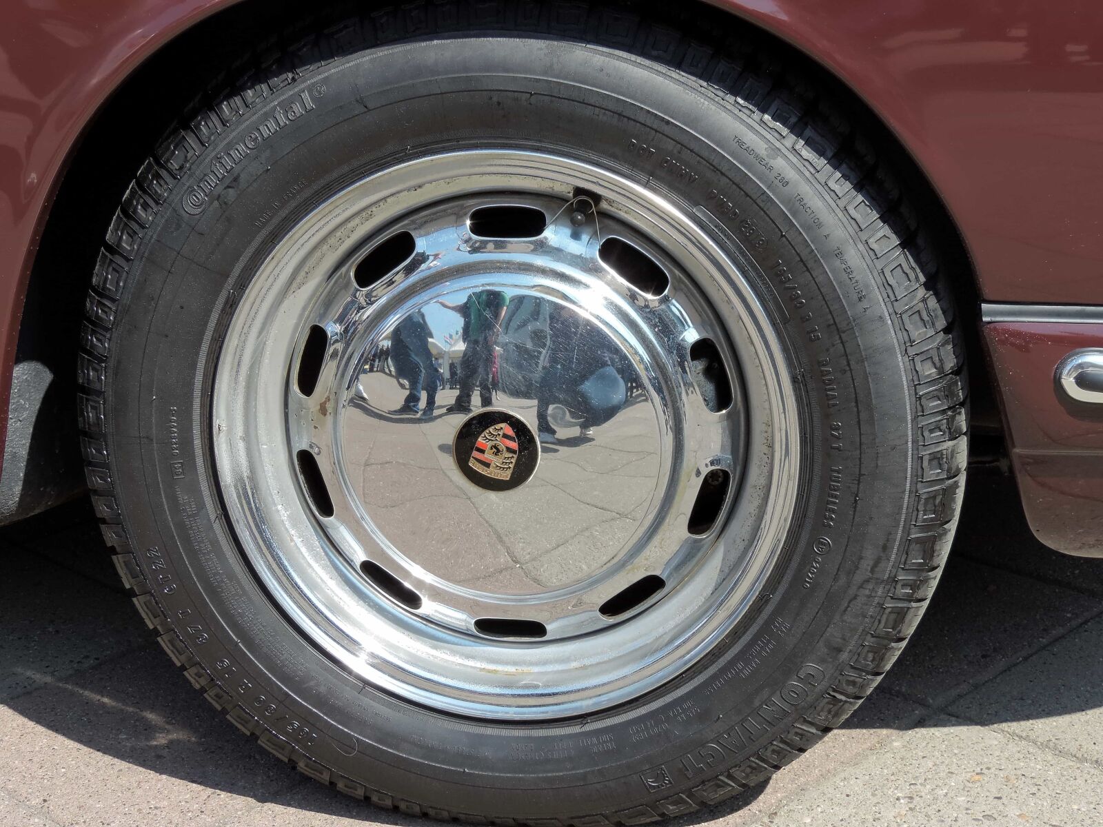 Nikon Coolpix P520 sample photo. Metal, metallic, reflection, tire photography