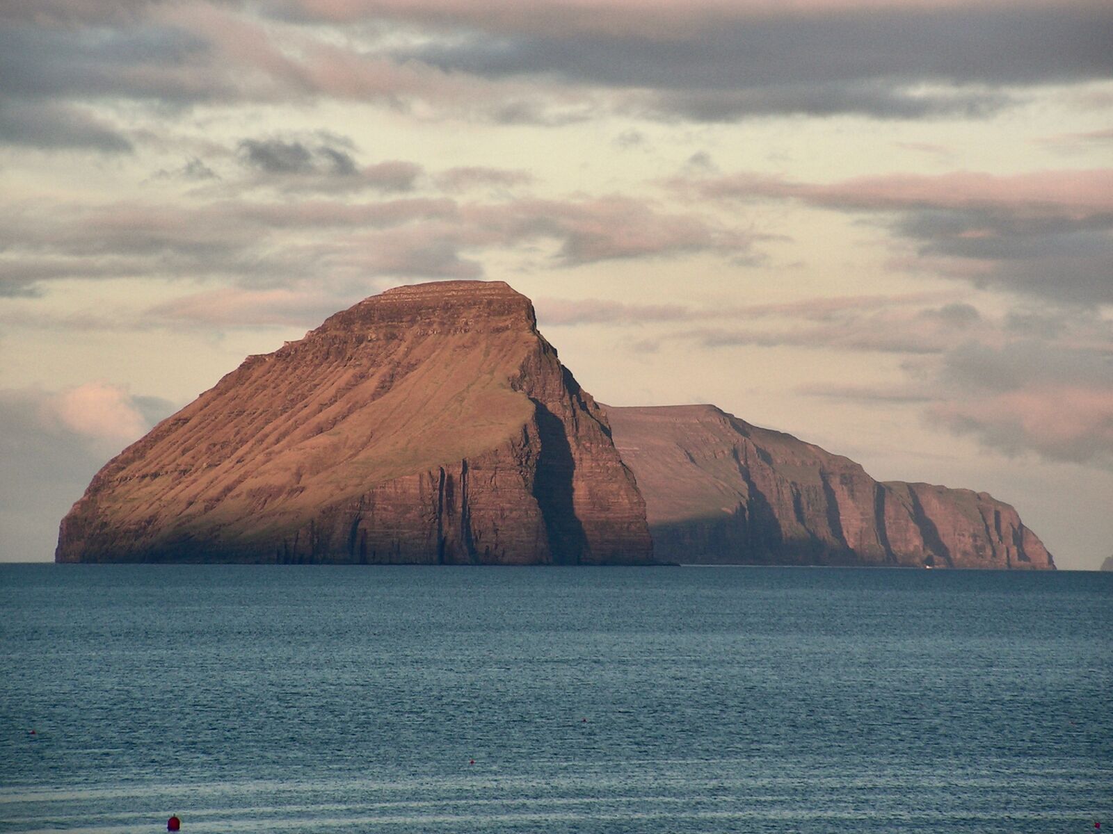 KONICA MINOLTA DiMAGE Z10 sample photo. Faroe, island, koltur photography