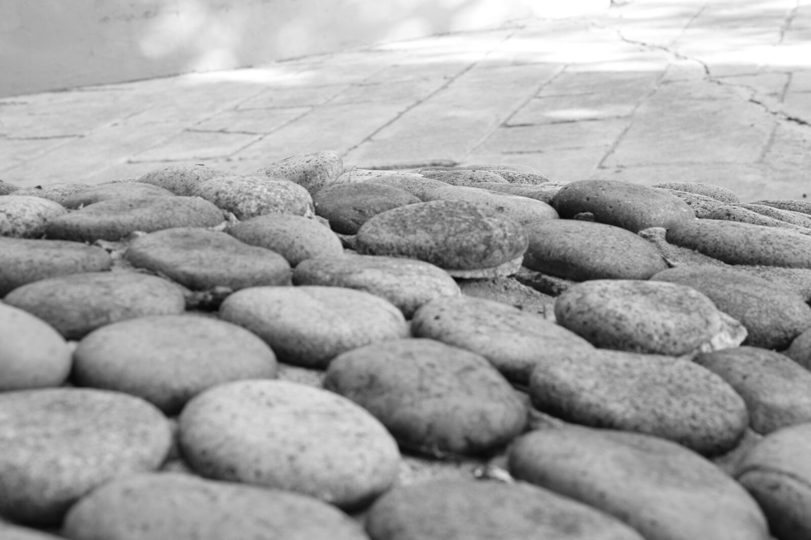 Canon EOS 2000D (EOS Rebel T7 / EOS Kiss X90 / EOS 1500D) sample photo. Stones, street, stone photography