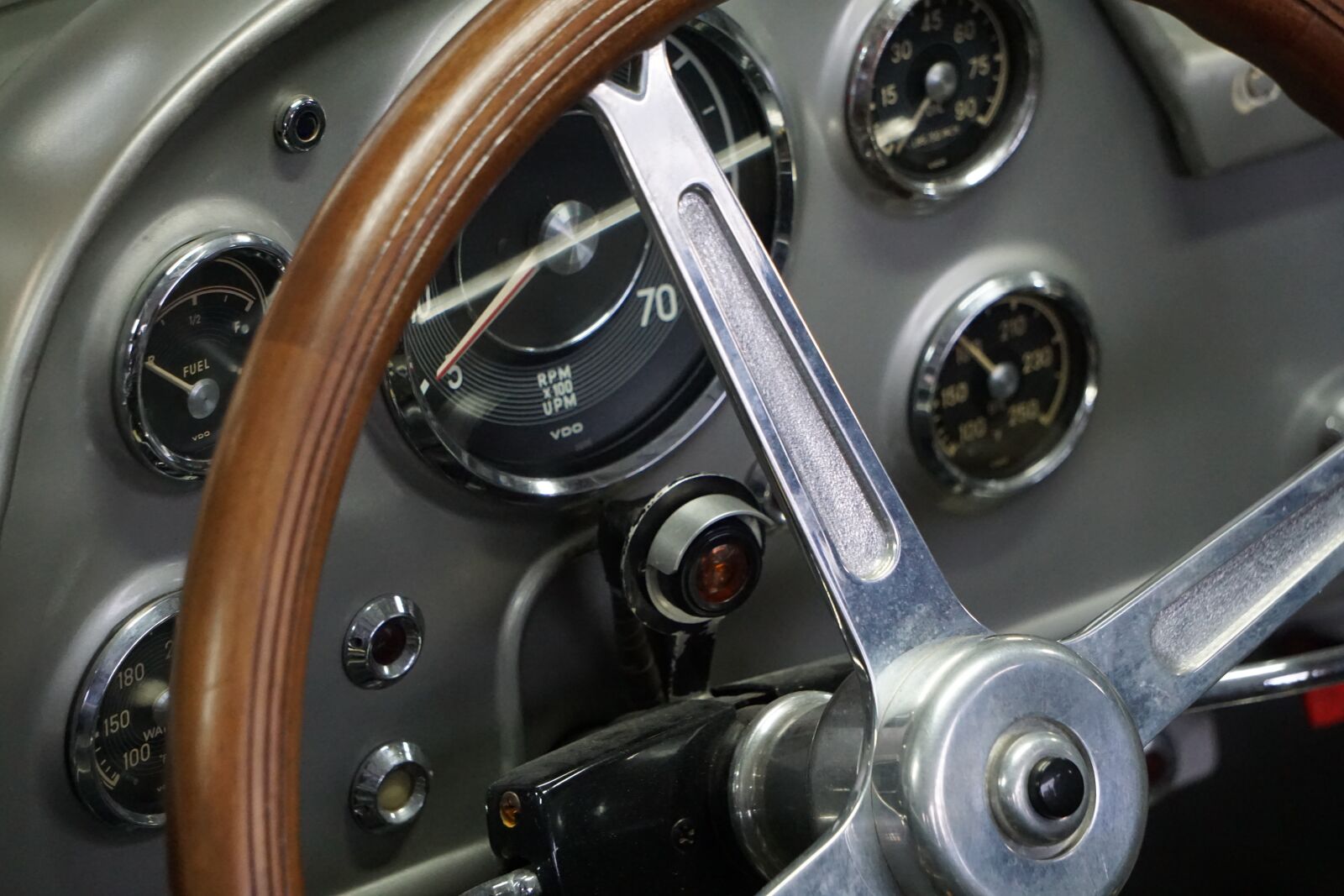 Sony E 55-210mm F4.5-6.3 OSS sample photo. Oldtimer, instruments, classic photography