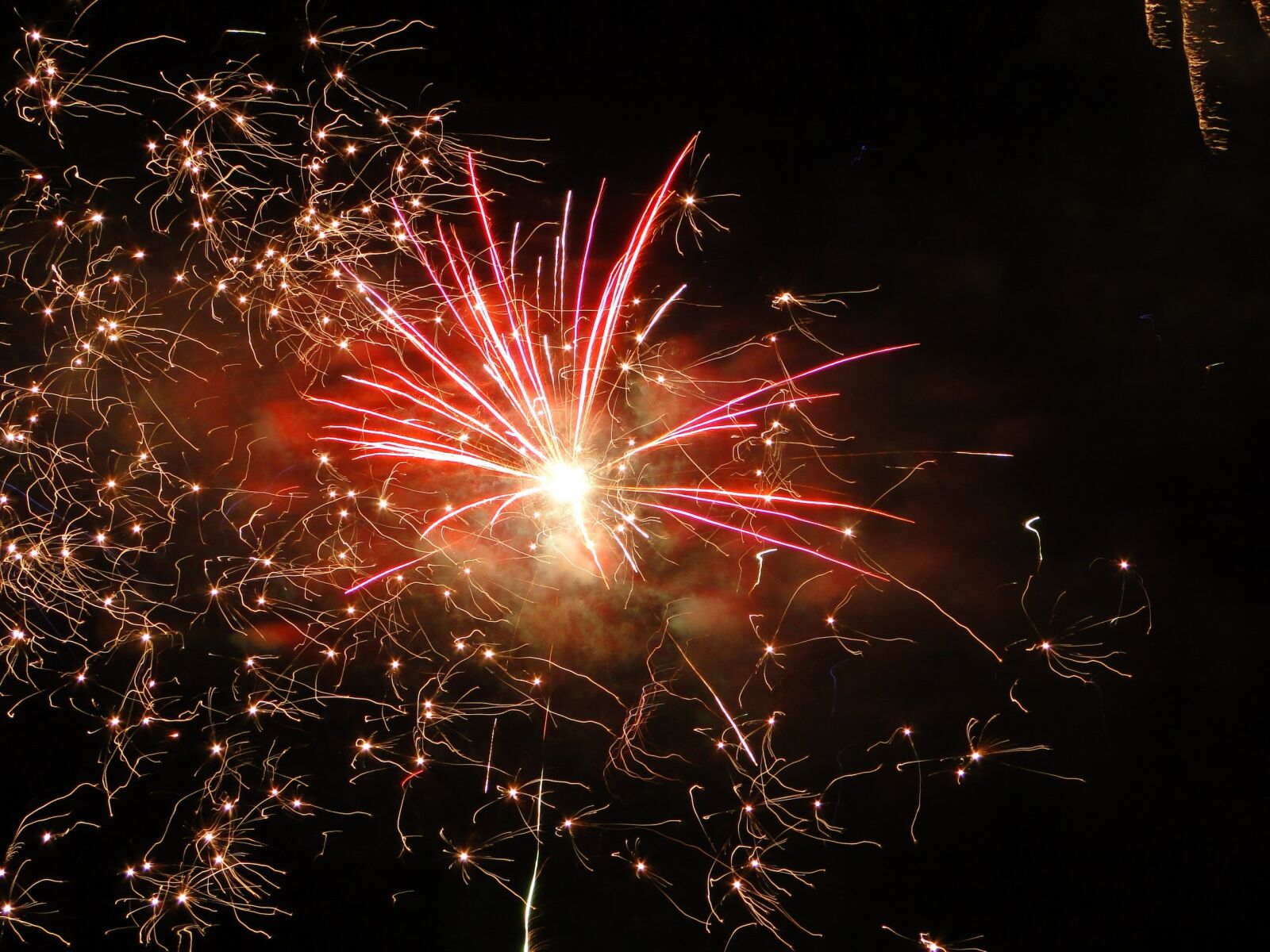 Sony Cyber-shot DSC-HX1 sample photo. Fireworks, graphics, yellow photography