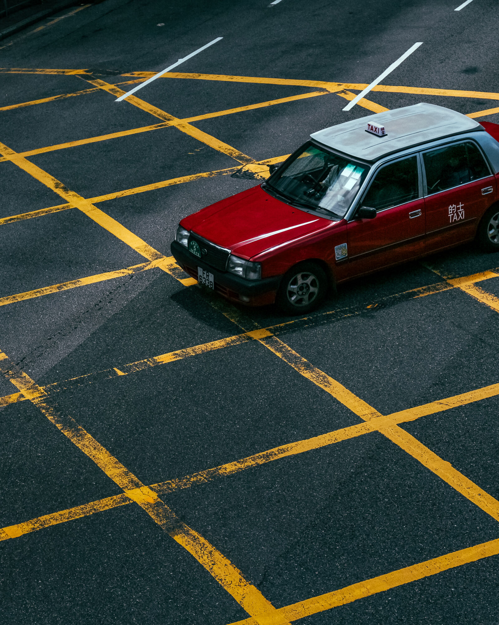 Canon EOS 700D (EOS Rebel T5i / EOS Kiss X7i) sample photo. Taxi, urban photography