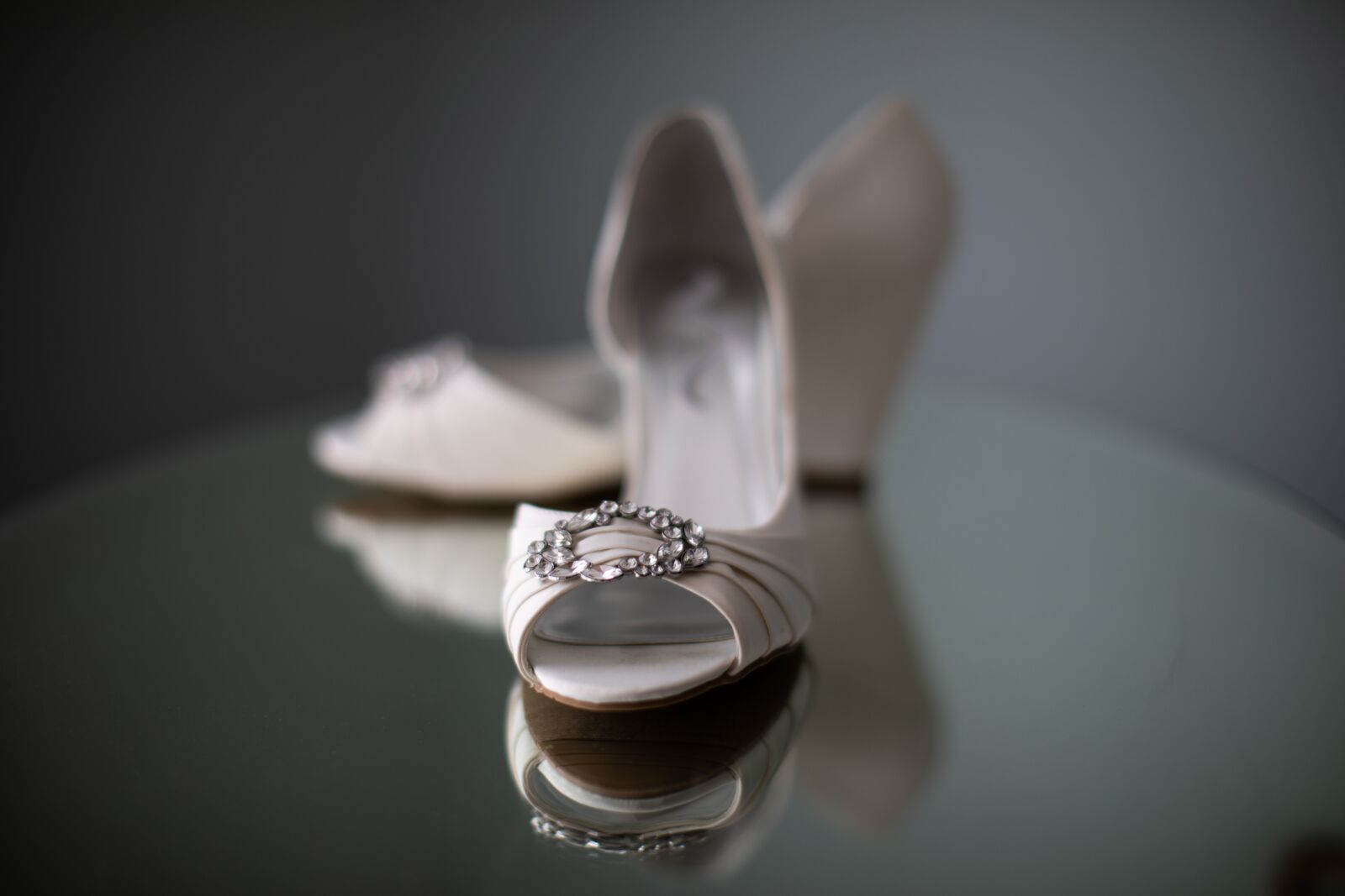 Canon EOS 5D Mark IV + Canon EF 50mm F1.2L USM sample photo. Shoes, high heels, wedding photography