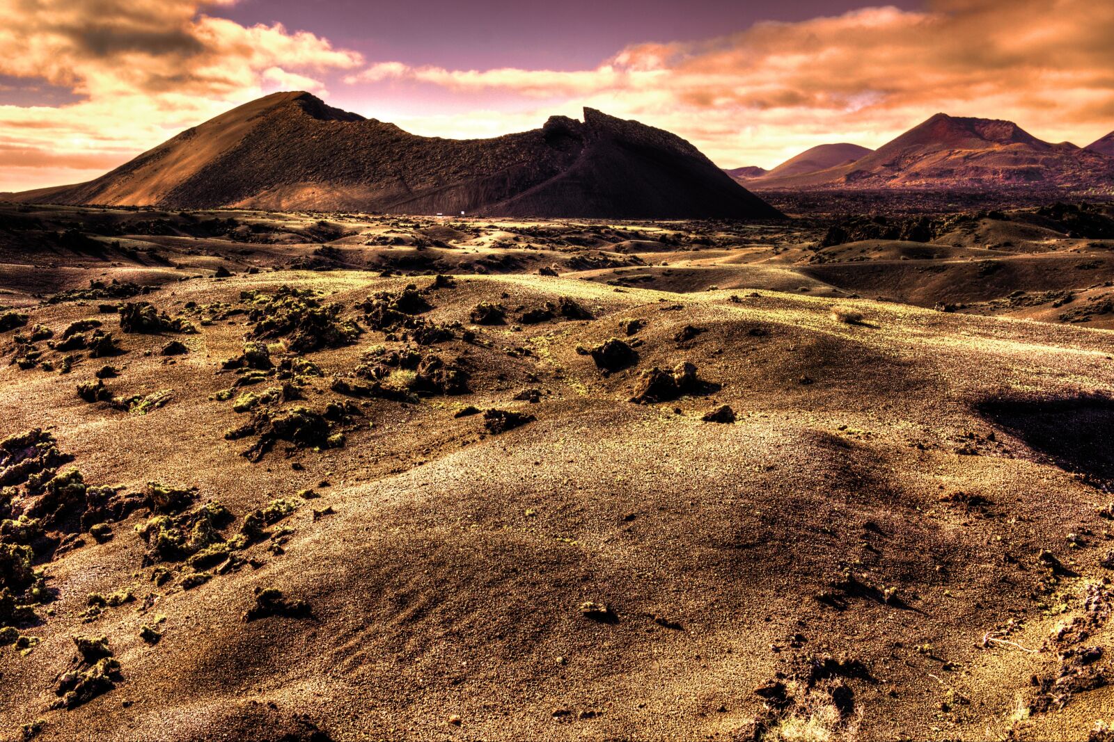 Sony Alpha NEX-5N + Sony E 18-55mm F3.5-5.6 OSS sample photo. Lanzarote, volcano, surreal photography